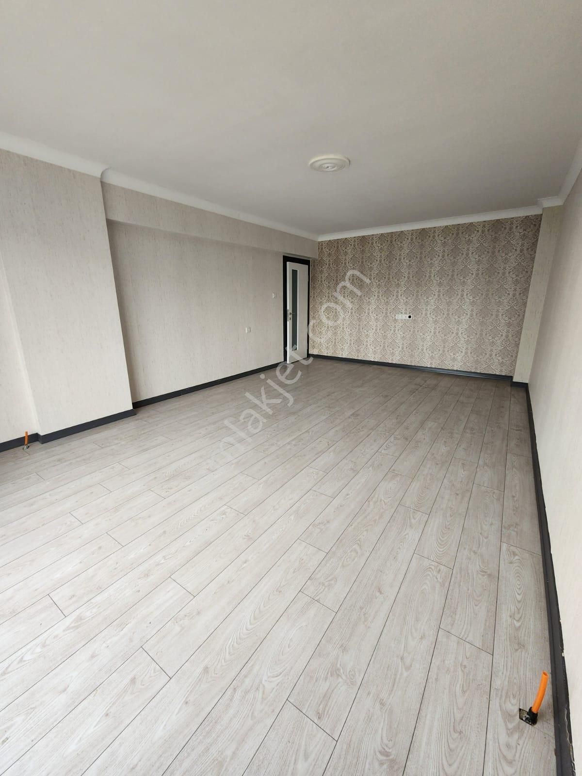 Merkezi Konum 140mt Net Kullanımı İle Ful Yapılı Katta 3+1 Daire - Görsel 24