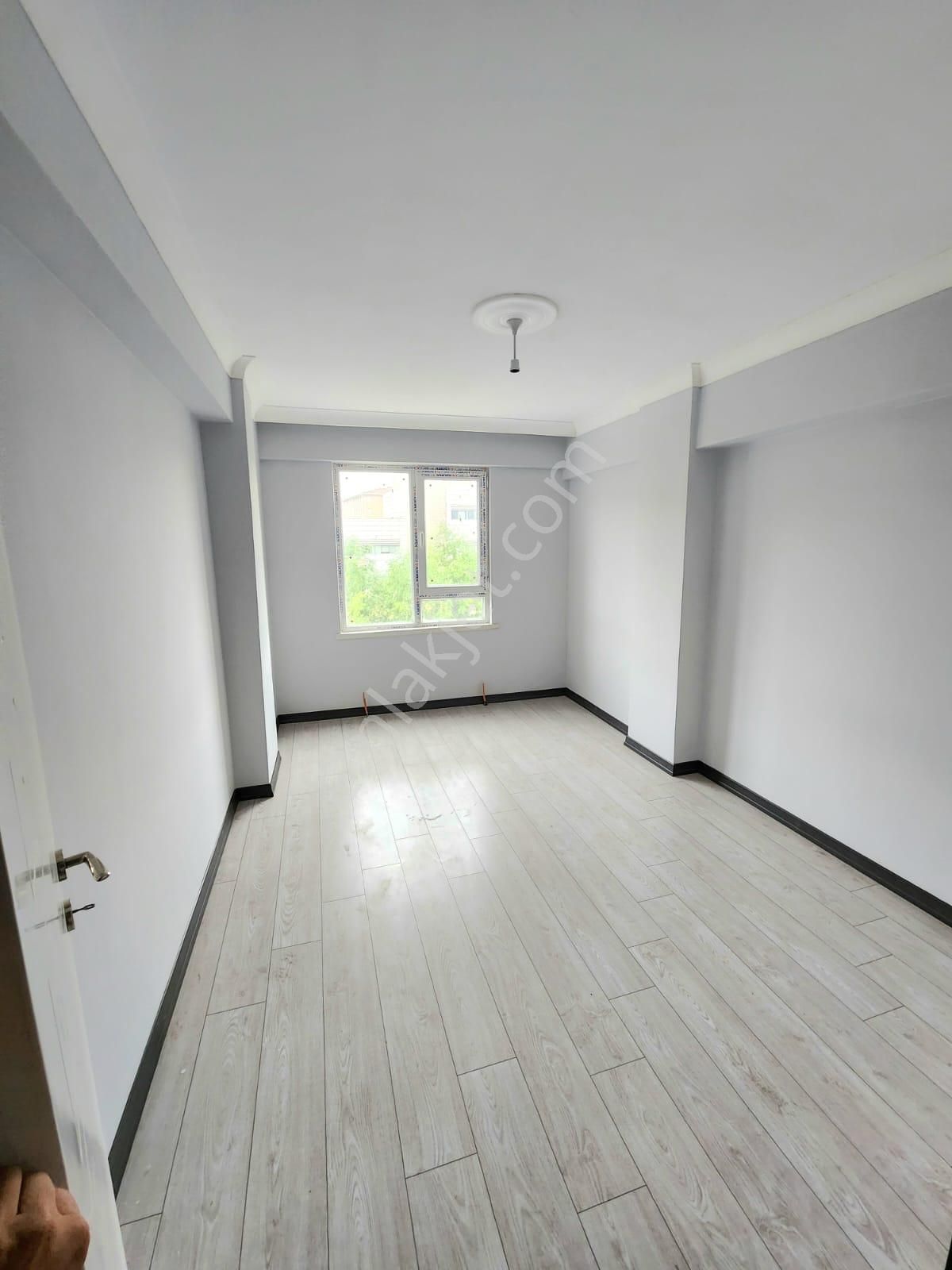 Merkezi Konum 140mt Net Kullanımı İle Ful Yapılı Katta 3+1 Daire - Görsel 12