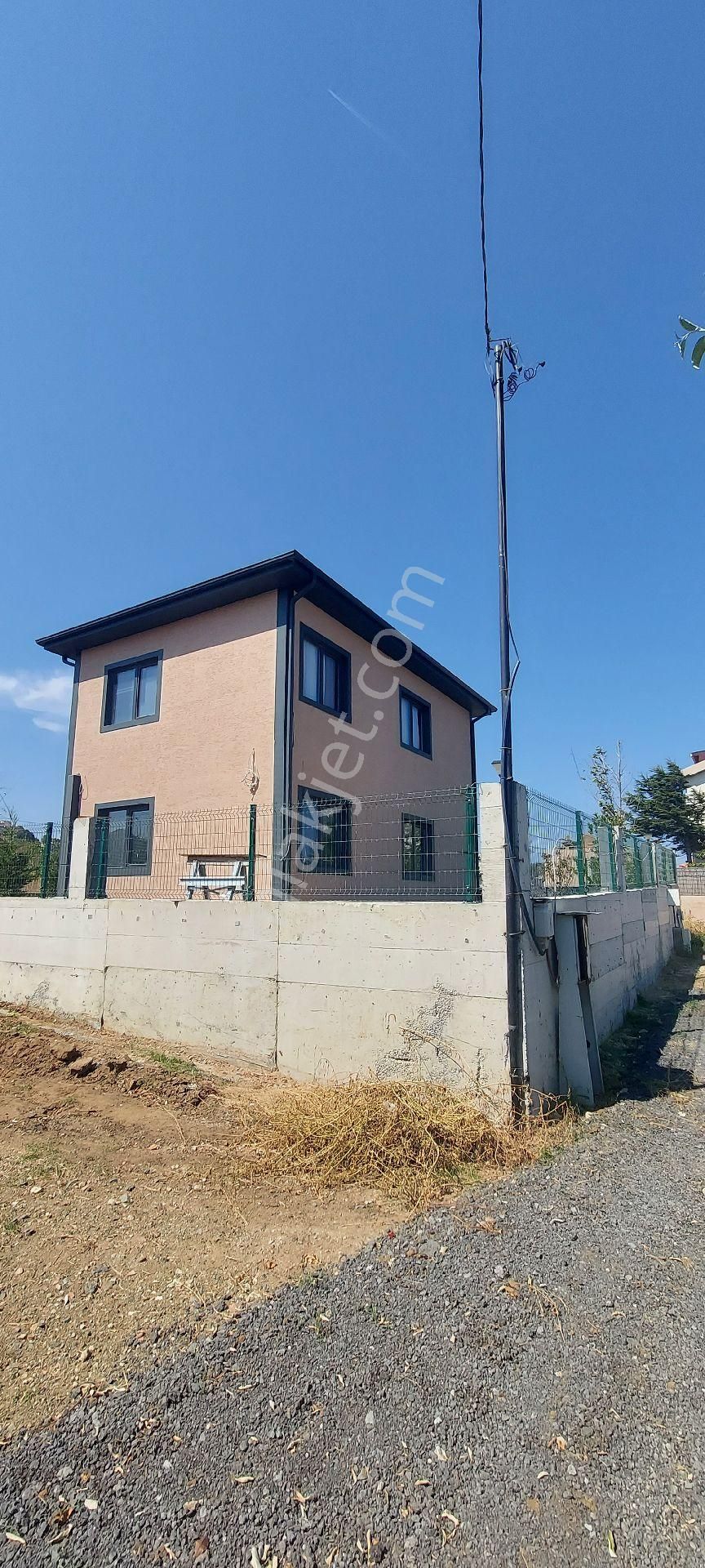 Arnavutköy Karaburunda Fırsat Vılla - Görsel 2