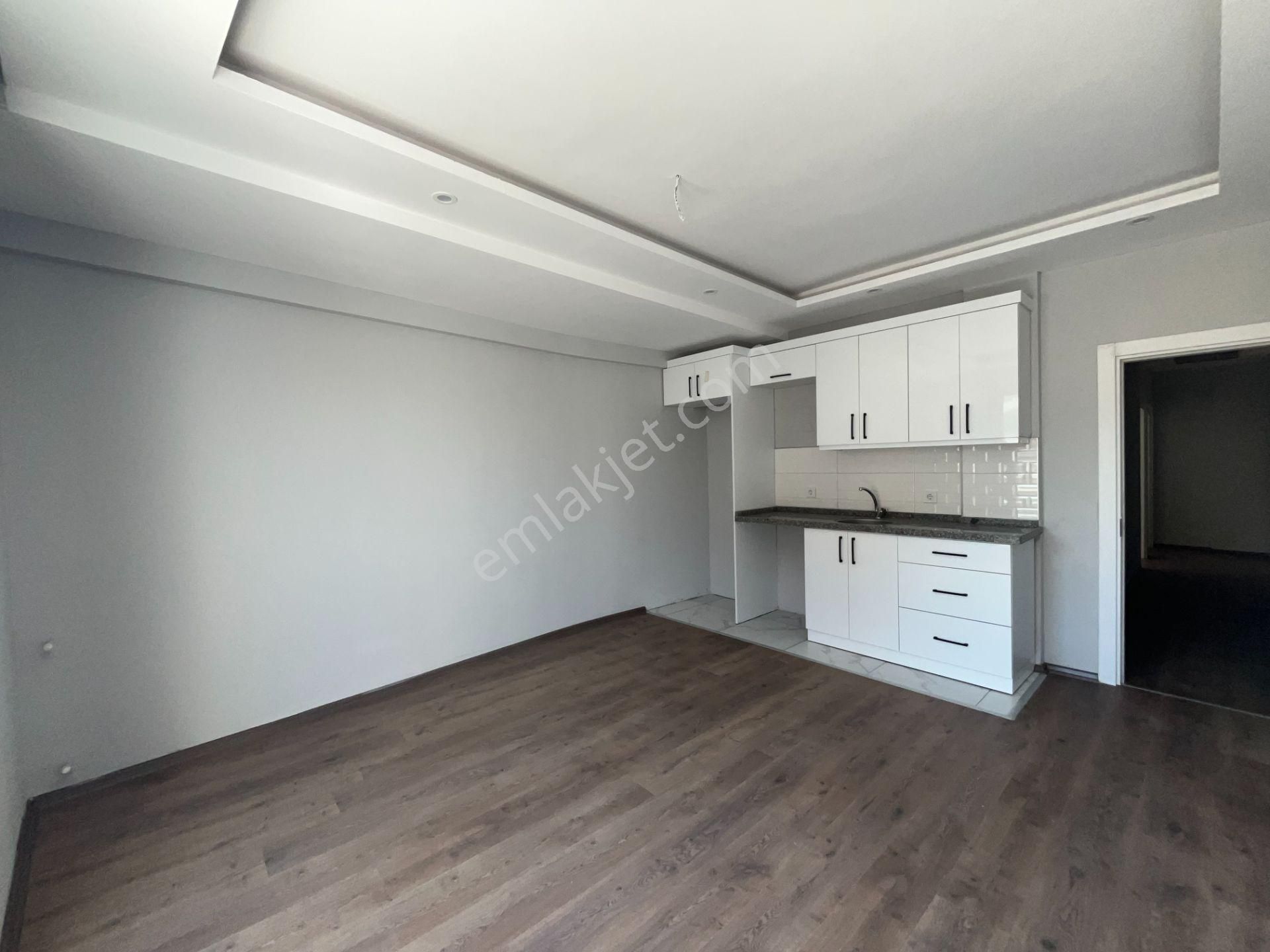 Gümüşpala'da Ana Cadde Üzeri, Yerden Isıtma 2+1 Satılık Daire - Görsel 3