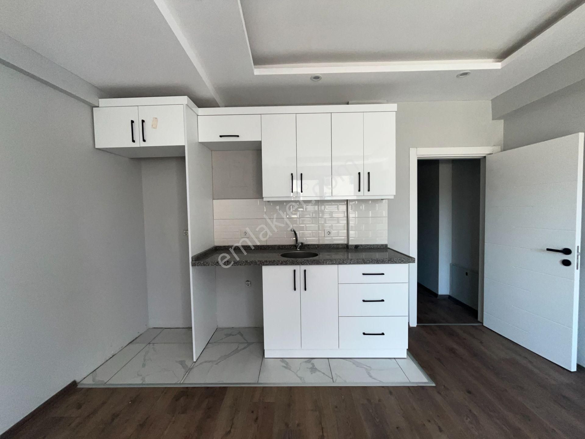 Gümüşpala'da Ana Cadde Üzeri, Yerden Isıtma 2+1 Satılık Daire - Görsel 4