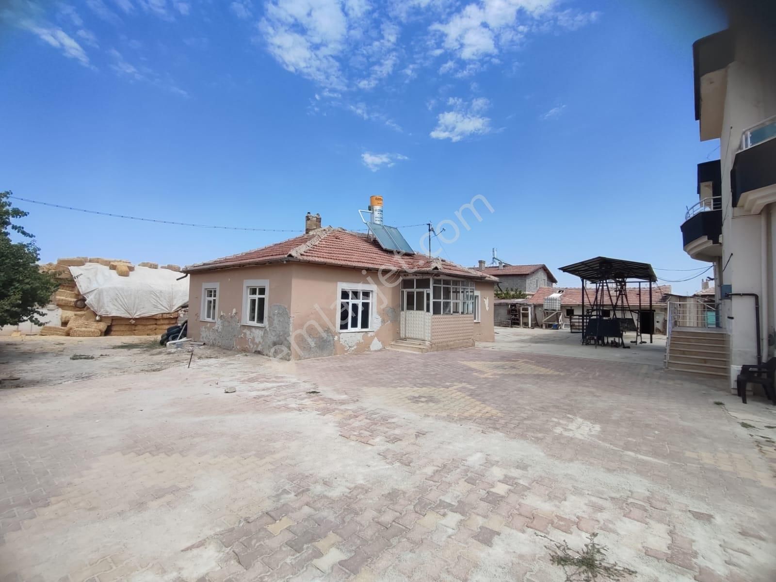 İg`den Saraçoğlu'nda 2228 M2 Arsa 4 Daire 1 Dükkan Besi Çiftliği - Görsel 3