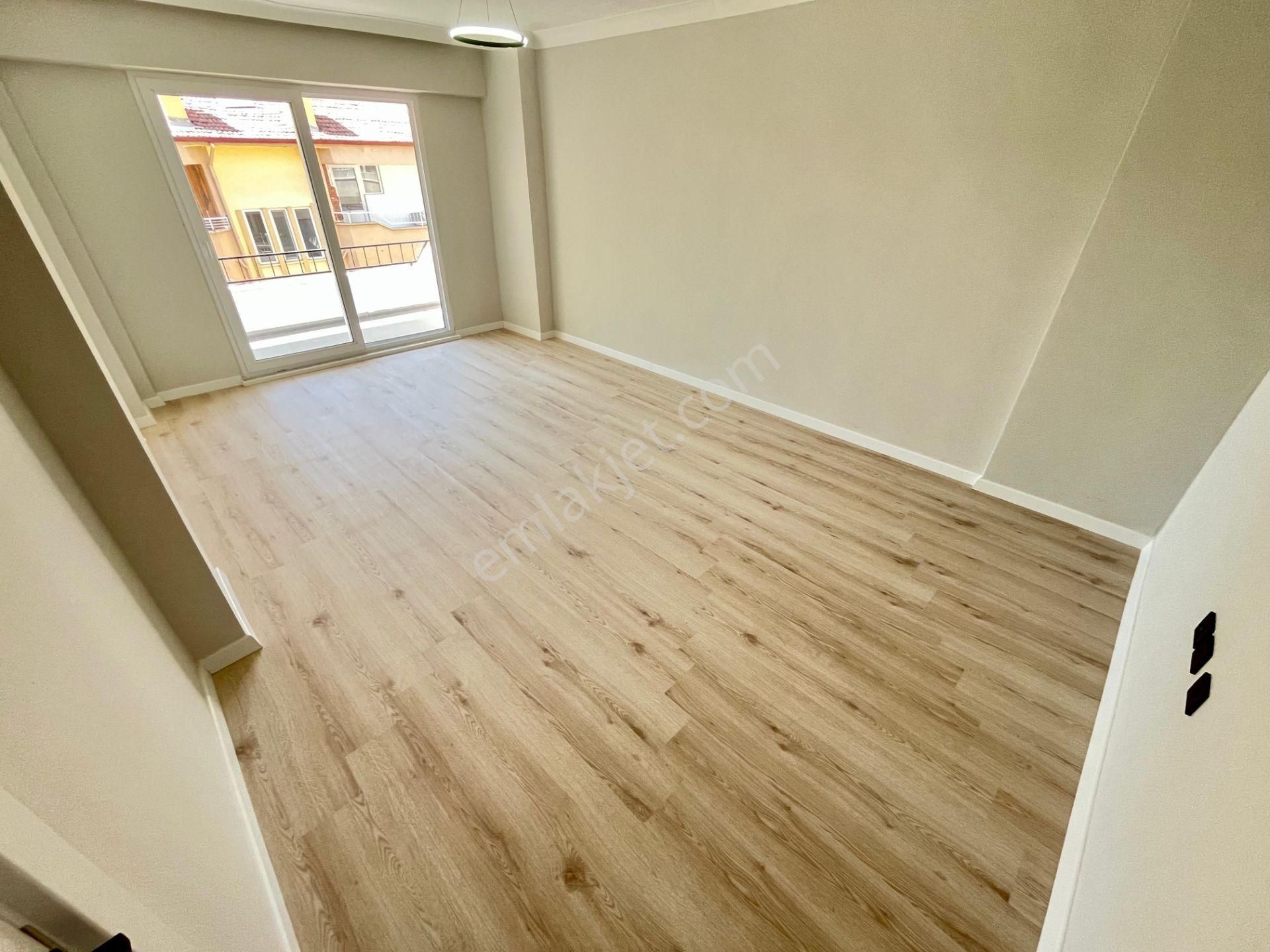Akçay Sezgin Emlaktan Denize Yakın Geniş Kullanım Satılık 2+1 - Görsel 12