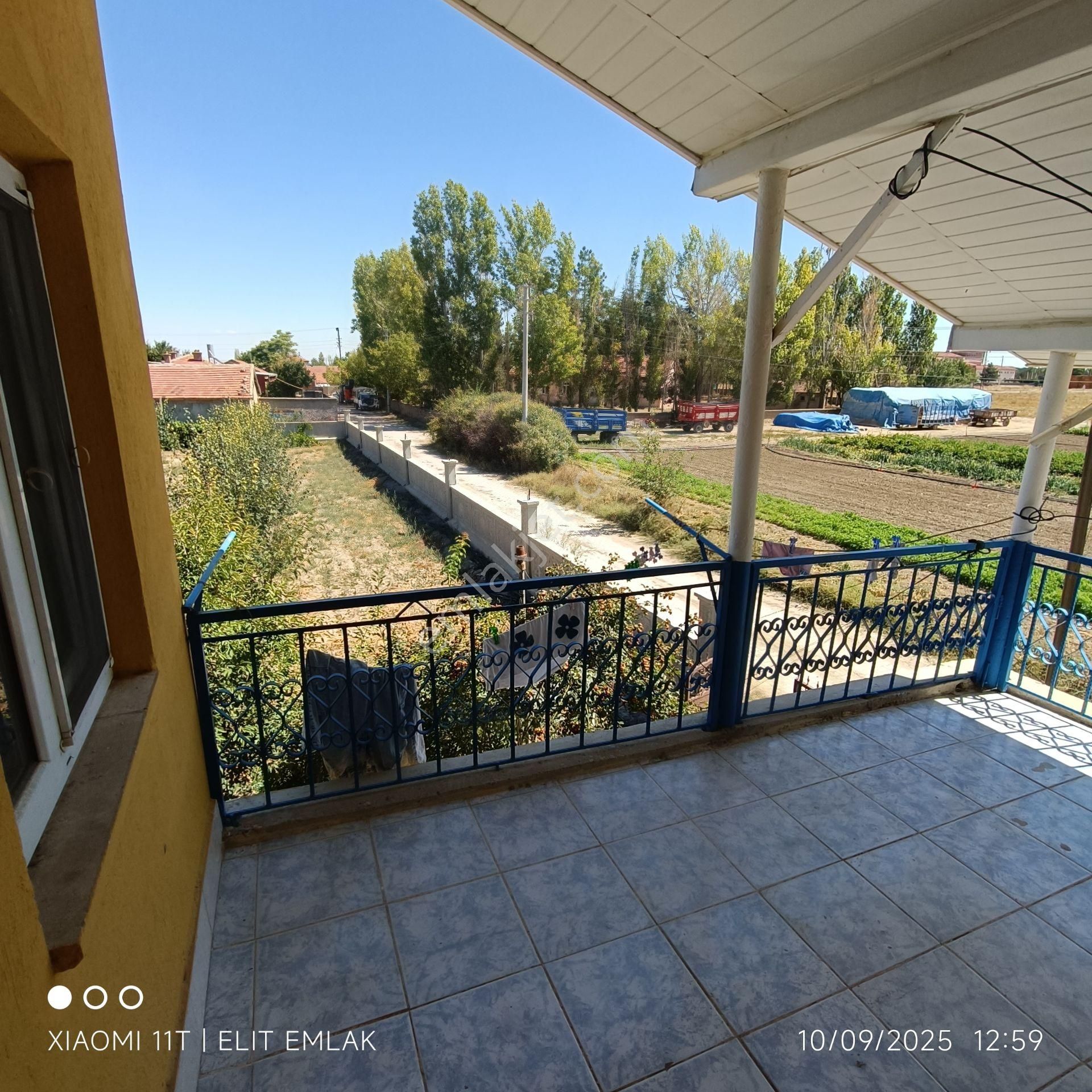 Elit Emlak Müstakil 2 Katlı Bahçeli 1,100 M2 Arsa - Görsel 26