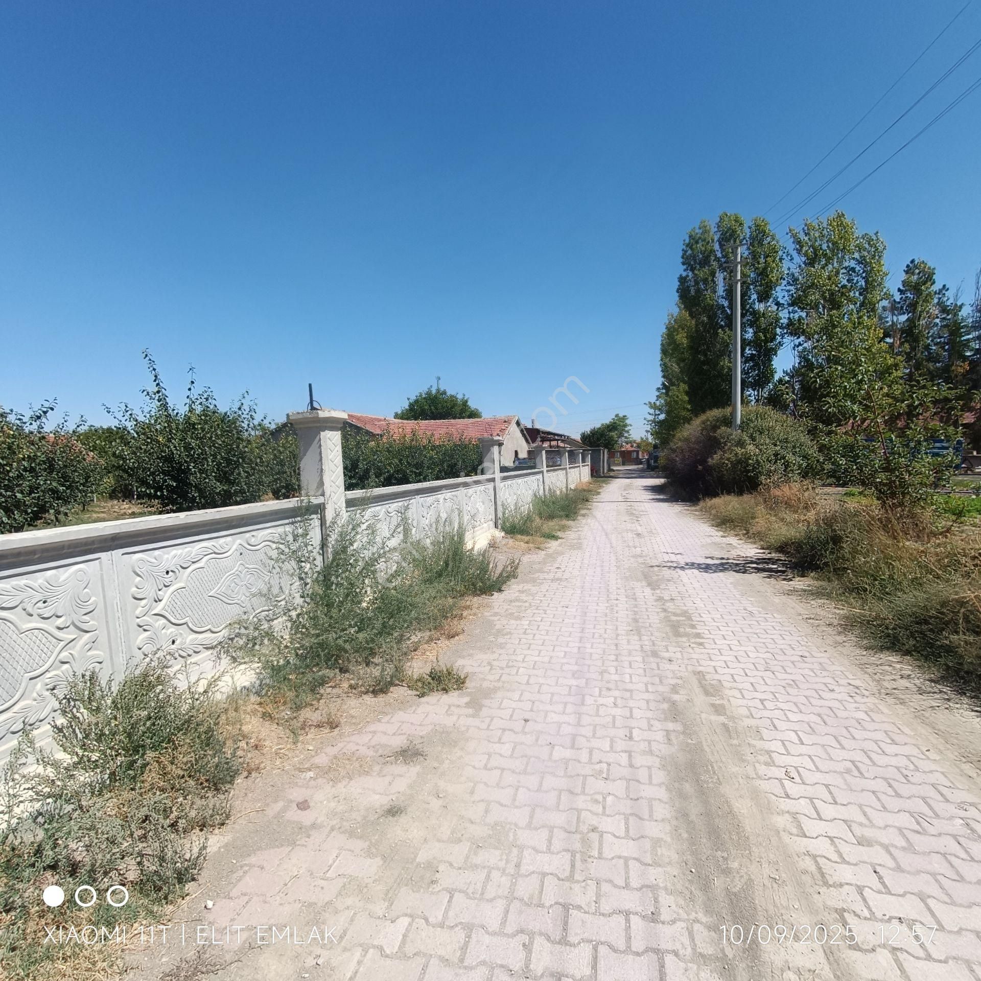 Elit Emlak Müstakil 2 Katlı Bahçeli 1,100 M2 Arsa - Görsel 18