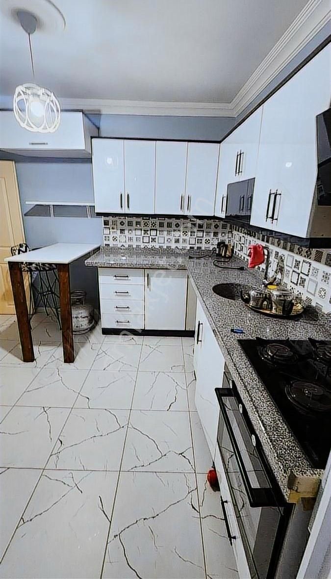 3+1 Doğal Gazlı Eşyalı Daire Sahile 3 Dakika Mesafede - Görsel 4