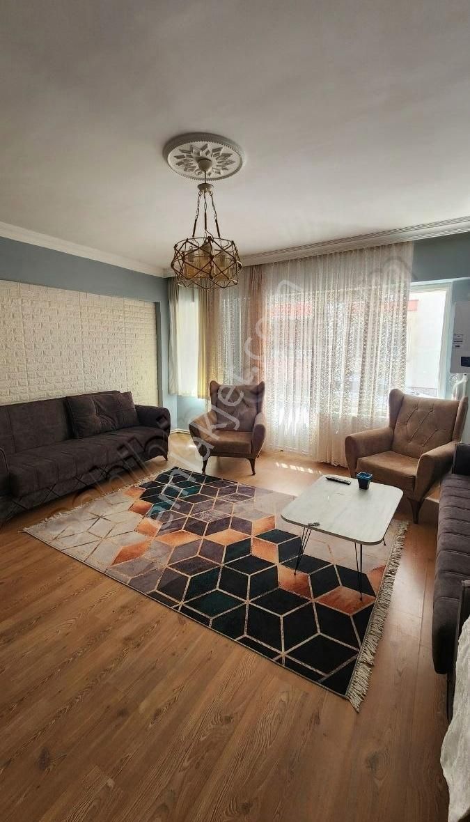 3+1 Doğal Gazlı Eşyalı Daire Sahile 3 Dakika Mesafede - Görsel 3
