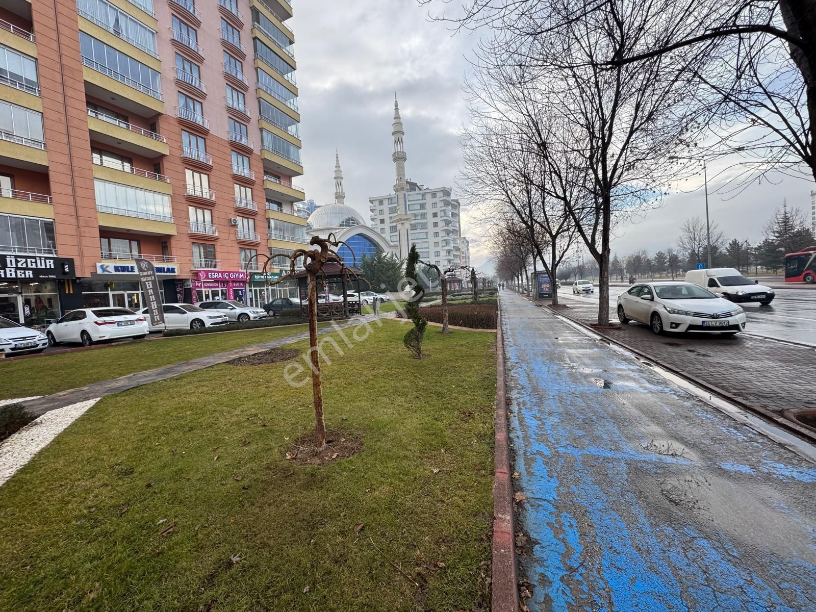 Şefikcan Cd Ne Cephe Merkezi Konumda Satılık Dükkan - Görsel 2