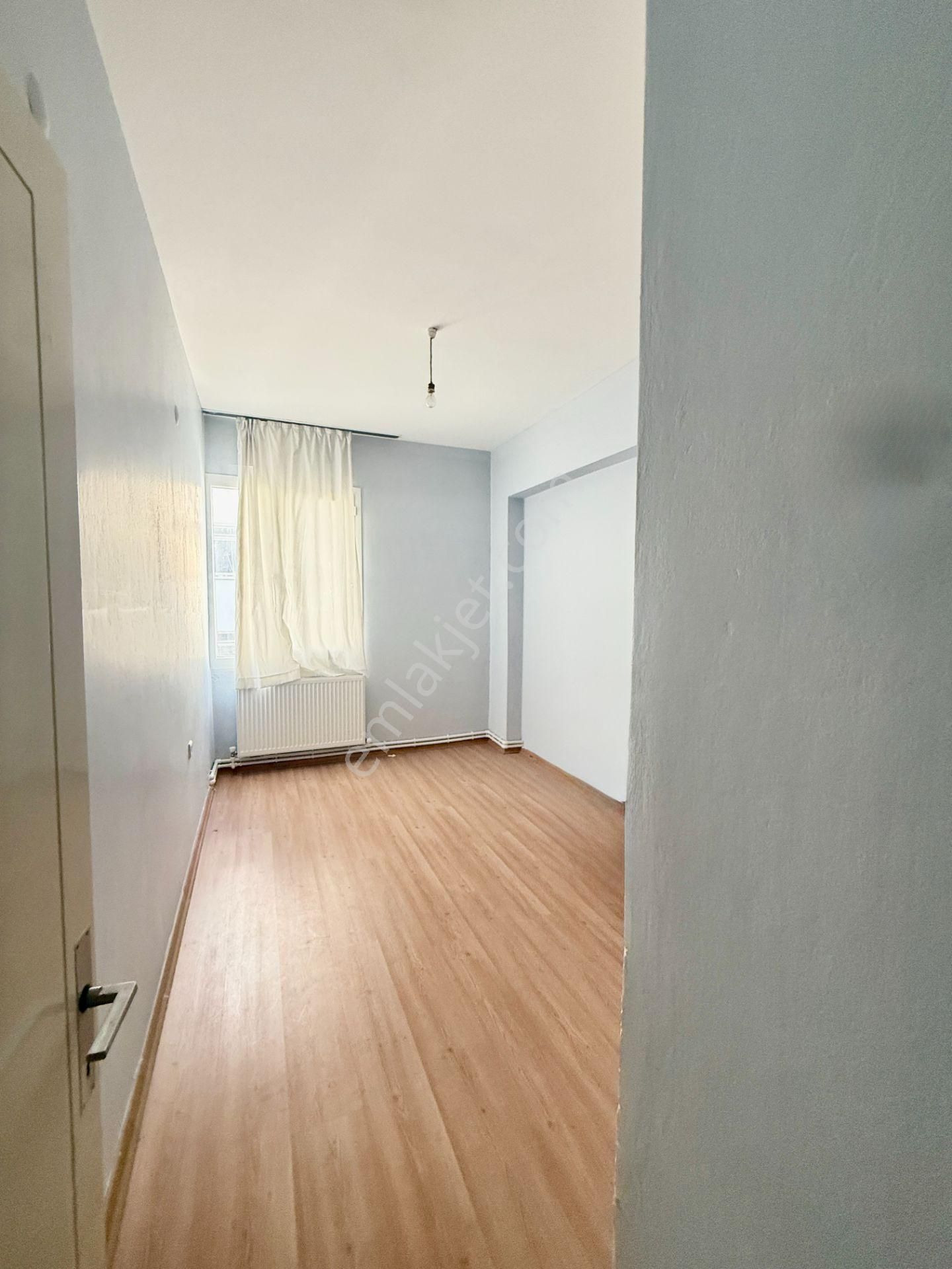 Söke Aydın Cad. Satılık Geniş 3+1 - Görsel 9