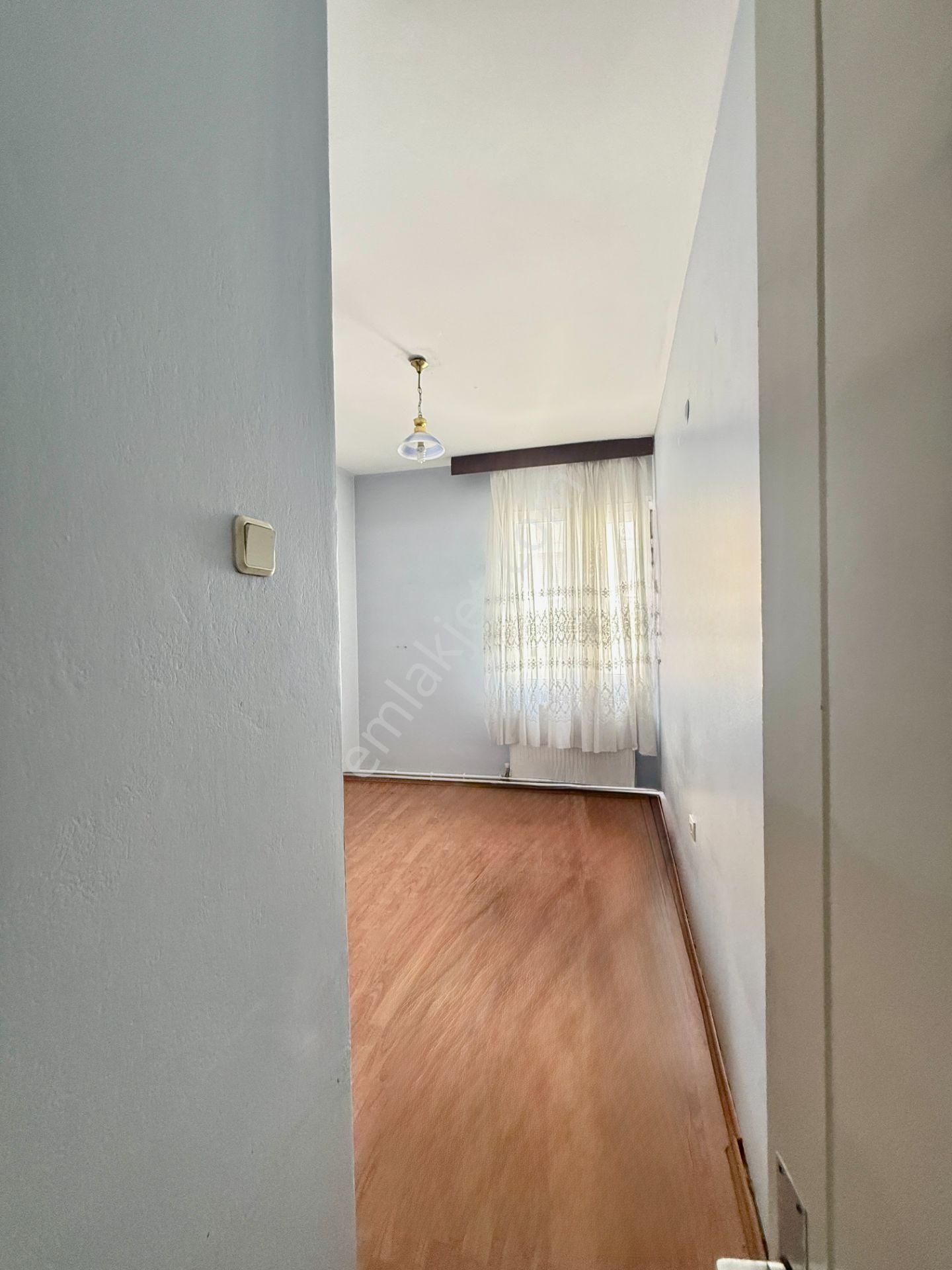 Söke Aydın Cad. Satılık Geniş 3+1 - Görsel 8