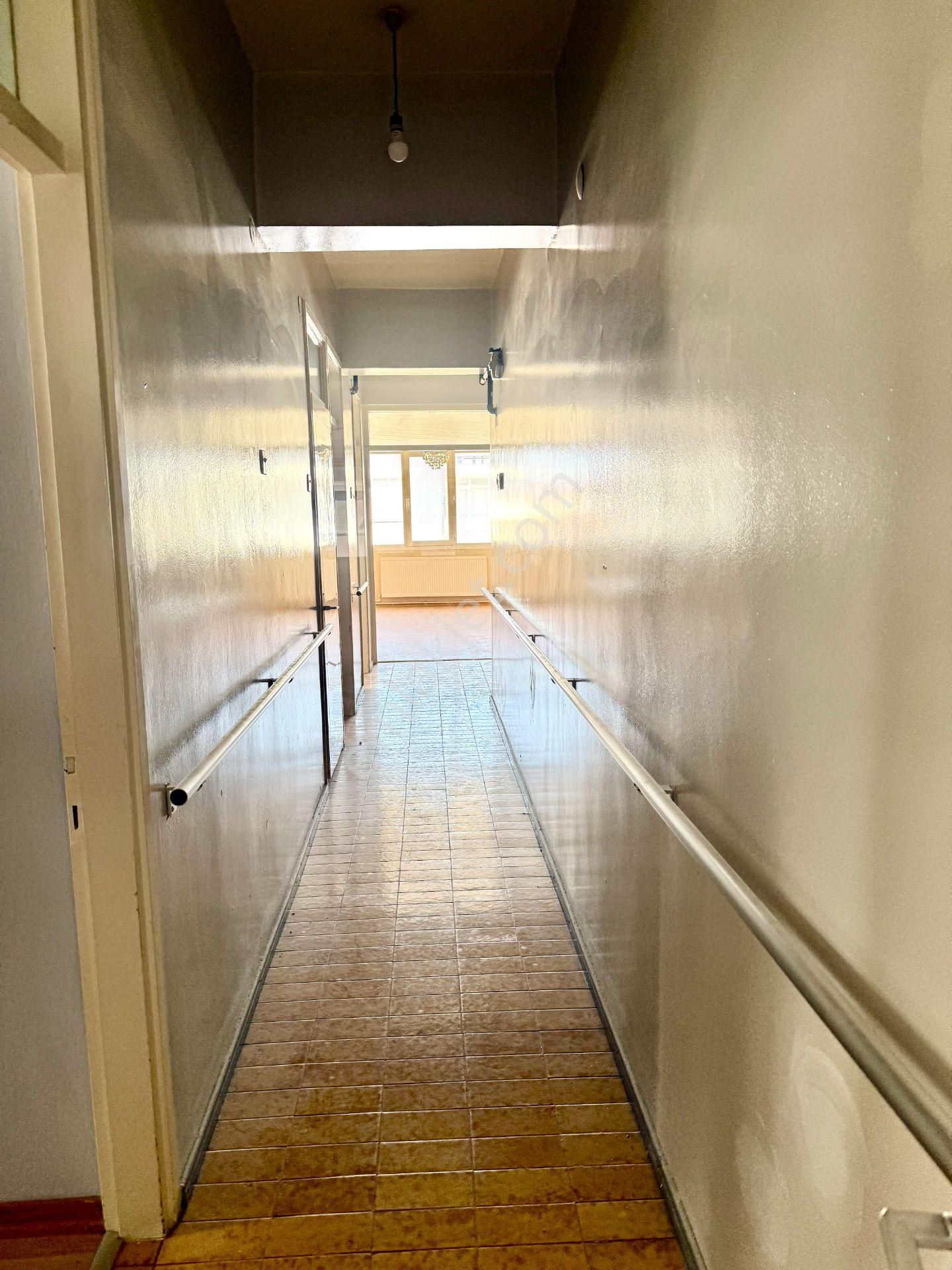 Söke Aydın Cad. Satılık Geniş 3+1 - Görsel 11