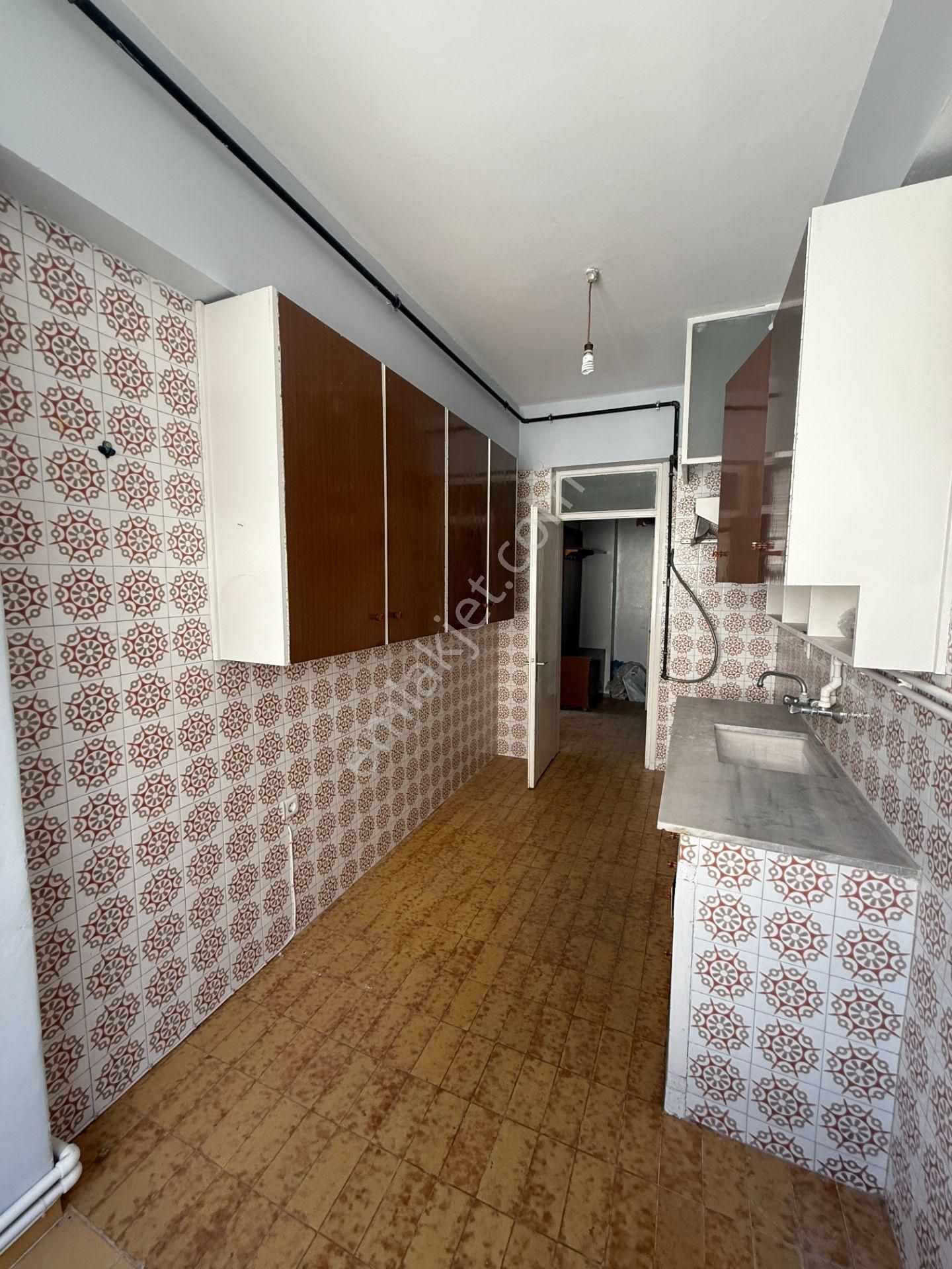 Söke Aydın Cad. Satılık Geniş 3+1 - Görsel 14