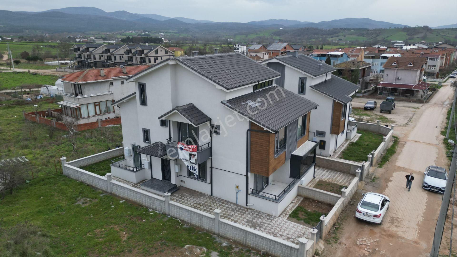 Biga/kalafat'ta Satılık 4+1 Tribleks Villa.