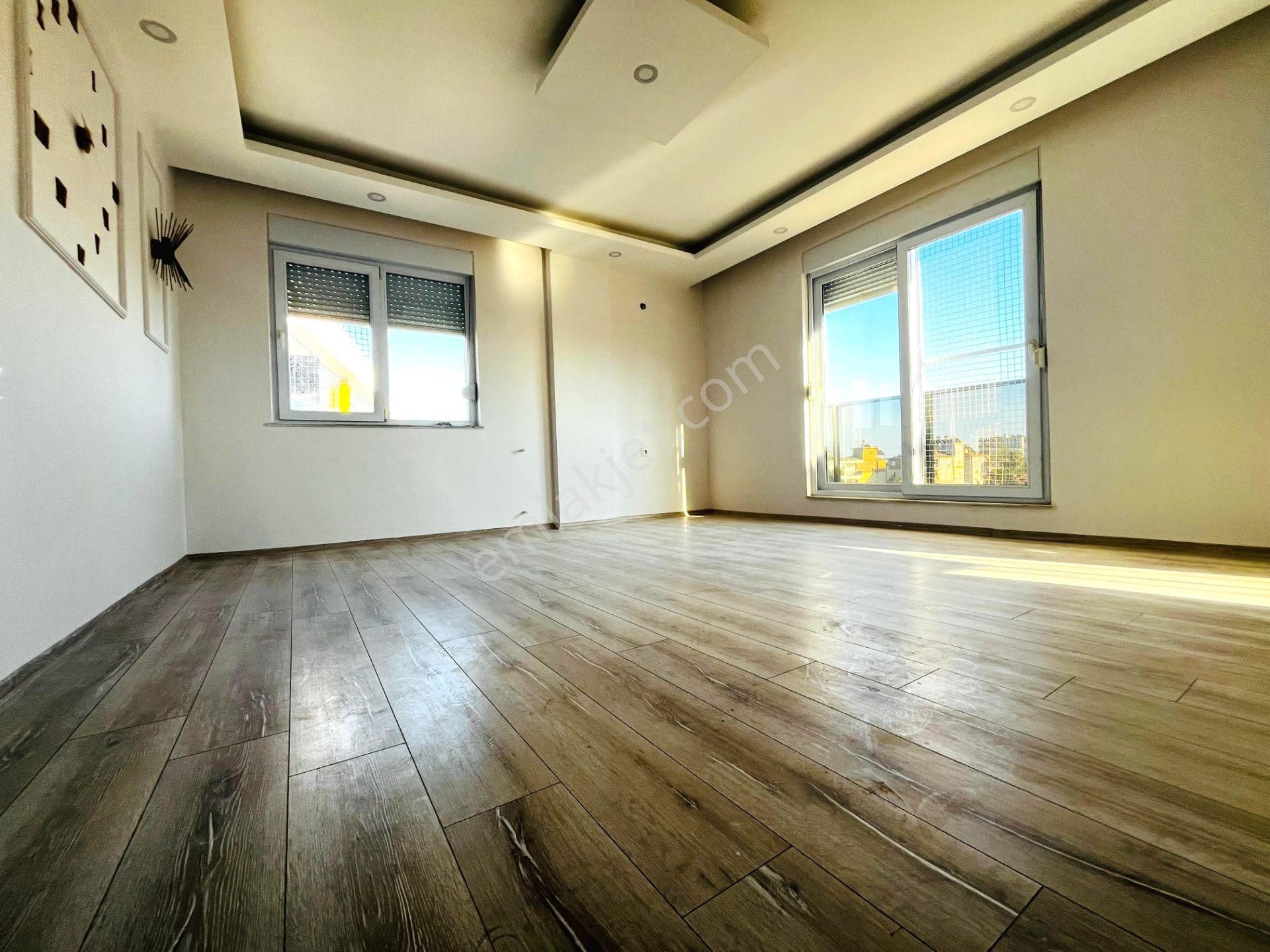 Ulaşım Sorunu Olmayan 2 Yıllık Sıfır Ayarında Asansörlü 2+1 Satılık Daire - Görsel 12