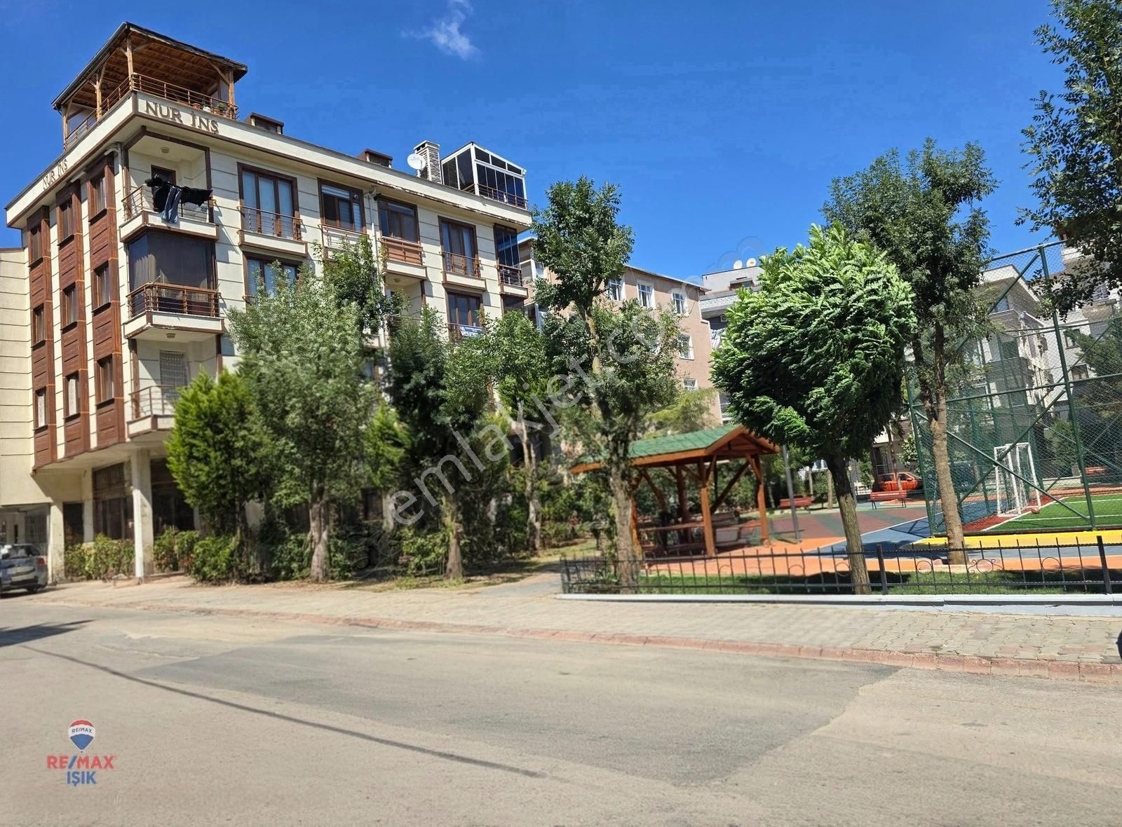 Sancaktepe De 2+1 Geniş Park Karşısı Boş Bakımlı Ferah