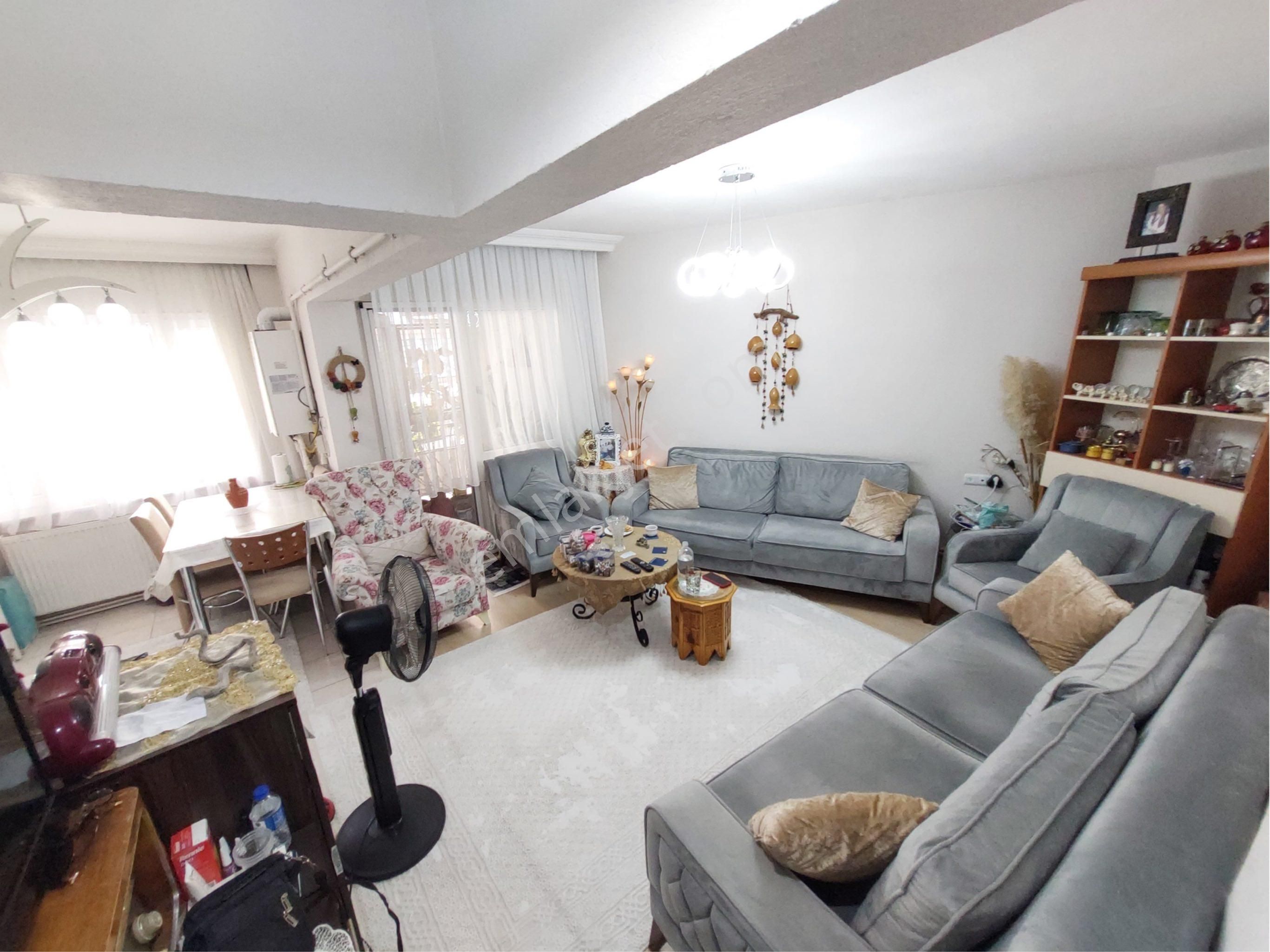 Fesleğen'de Fırsat 2+1 Eşyalı (123 M²) Ara Kat Dubleks - Görsel 3