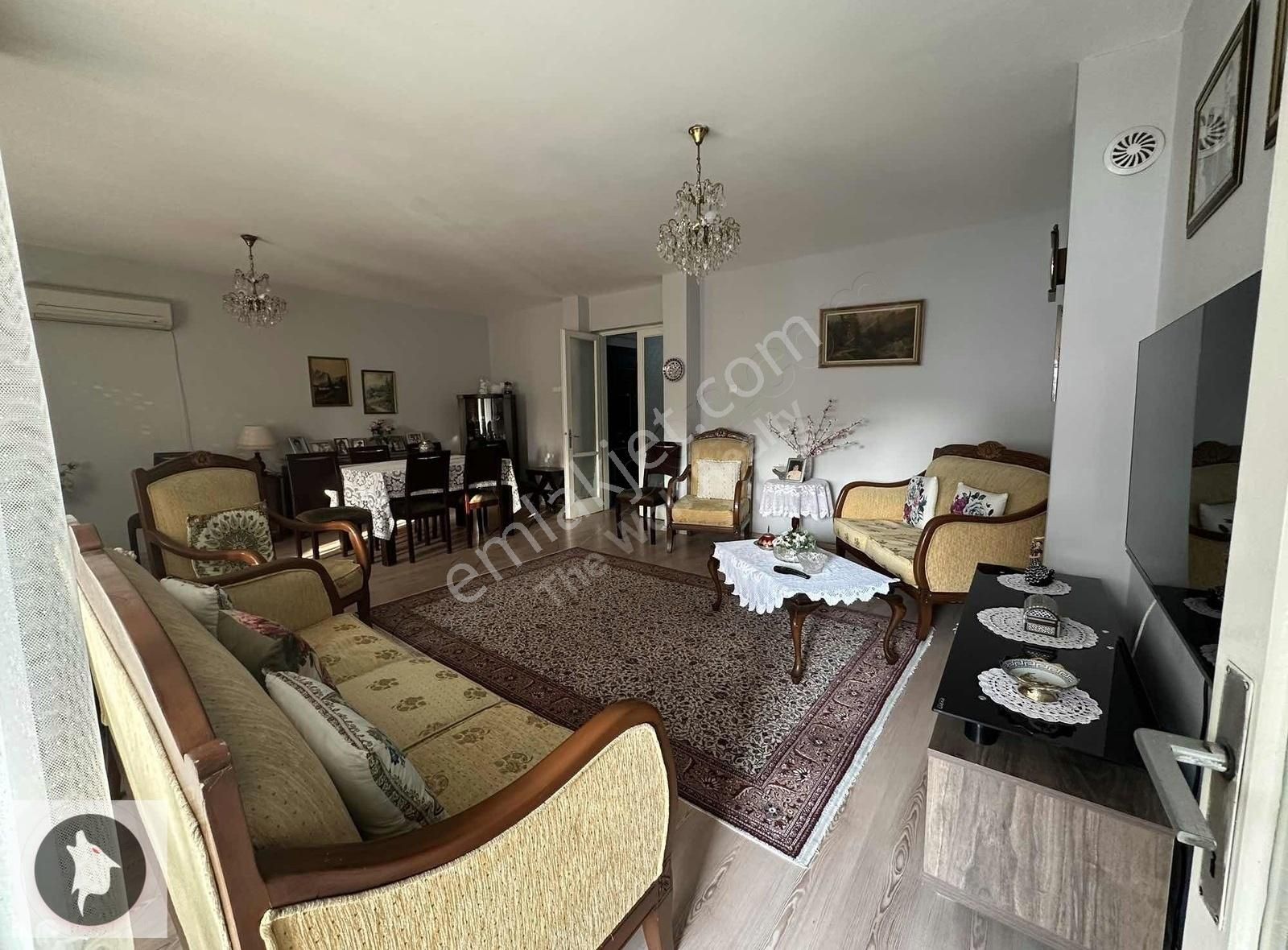 Karşıyaka'nın Kalbinde 3+1 Fırsat Daire