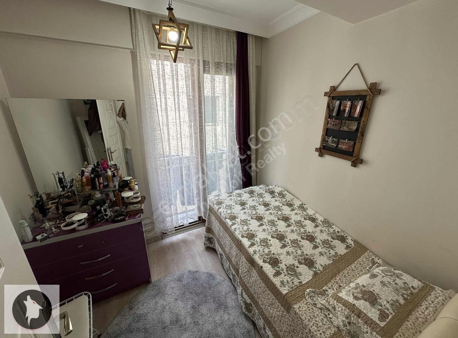 Karşıyaka Şemikler Mah. 3+1 Geniş Daire