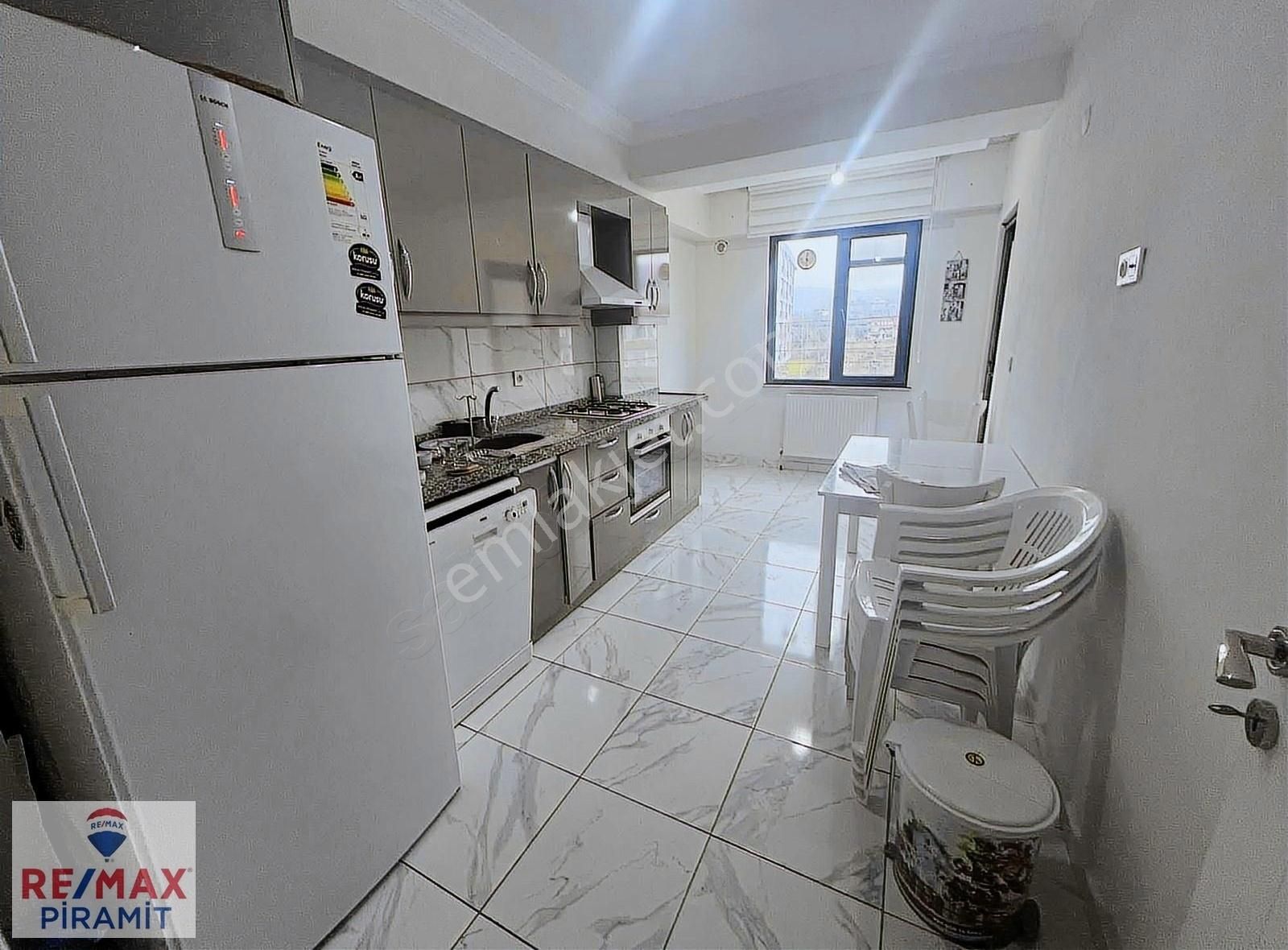 Lapseki'de Deniz Manzaralı Fırsat Geniş 2+1 Daire - Görsel 12