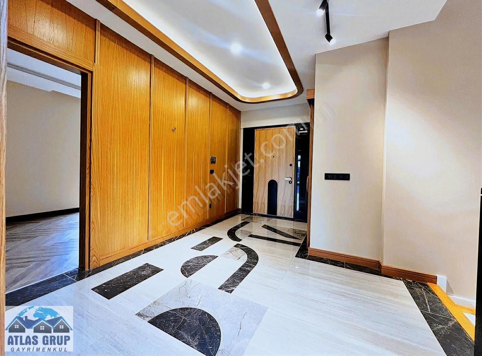 Büyükçekmece Güzelce De Deniz Manzaralı Özel Tasarım 5+1 Villa - Görsel 3