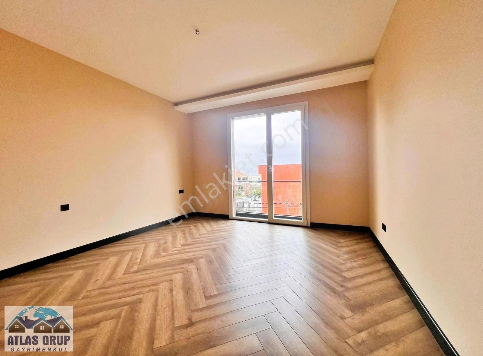 Büyükçekmece Güzelce De Deniz Manzaralı Özel Tasarım 5+1 Villa - Görsel 12