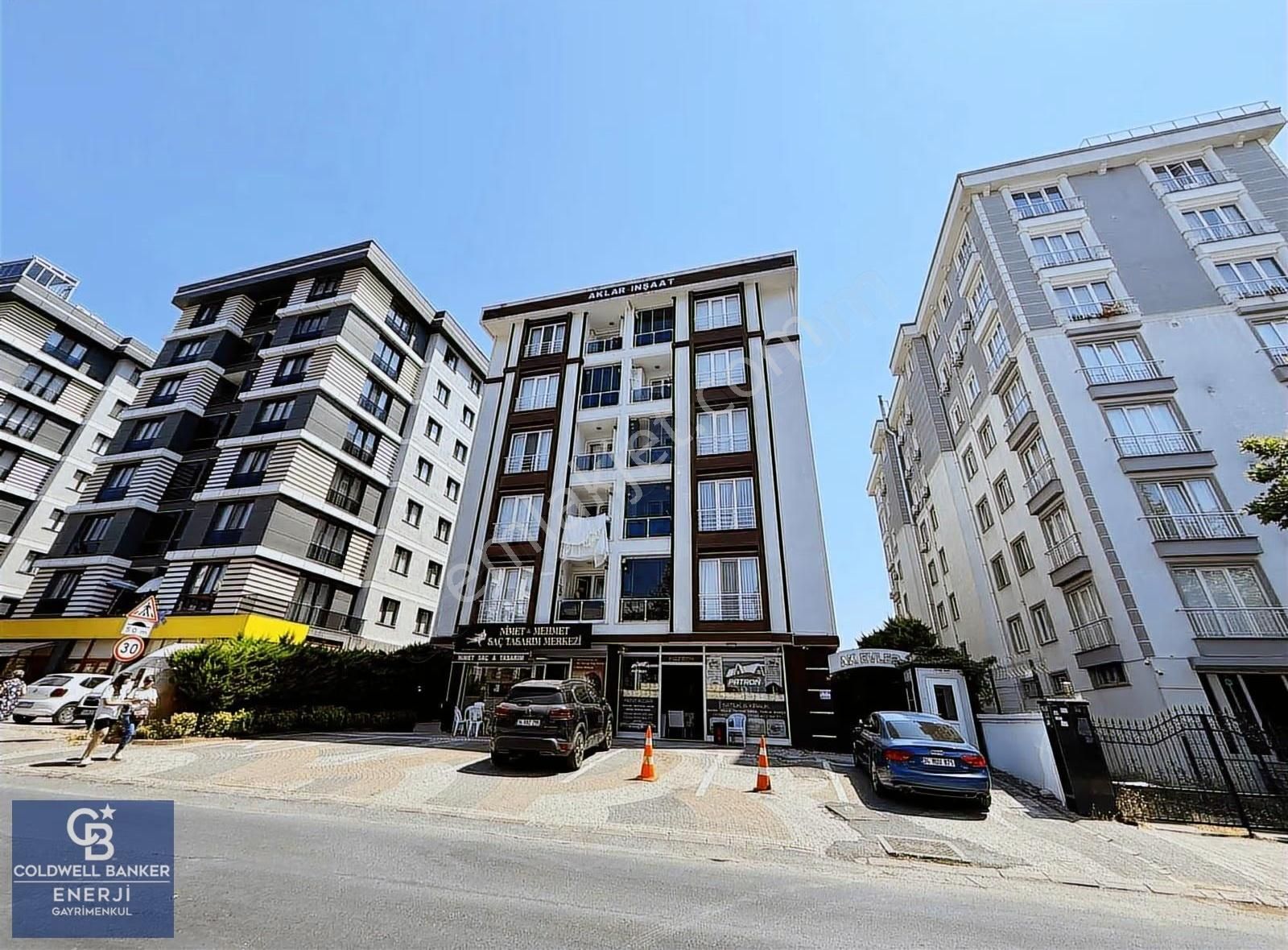 Beylikdüzü Adnan Kahveci Ak Evler 3 Sitesi Satılık 2+1 Daire