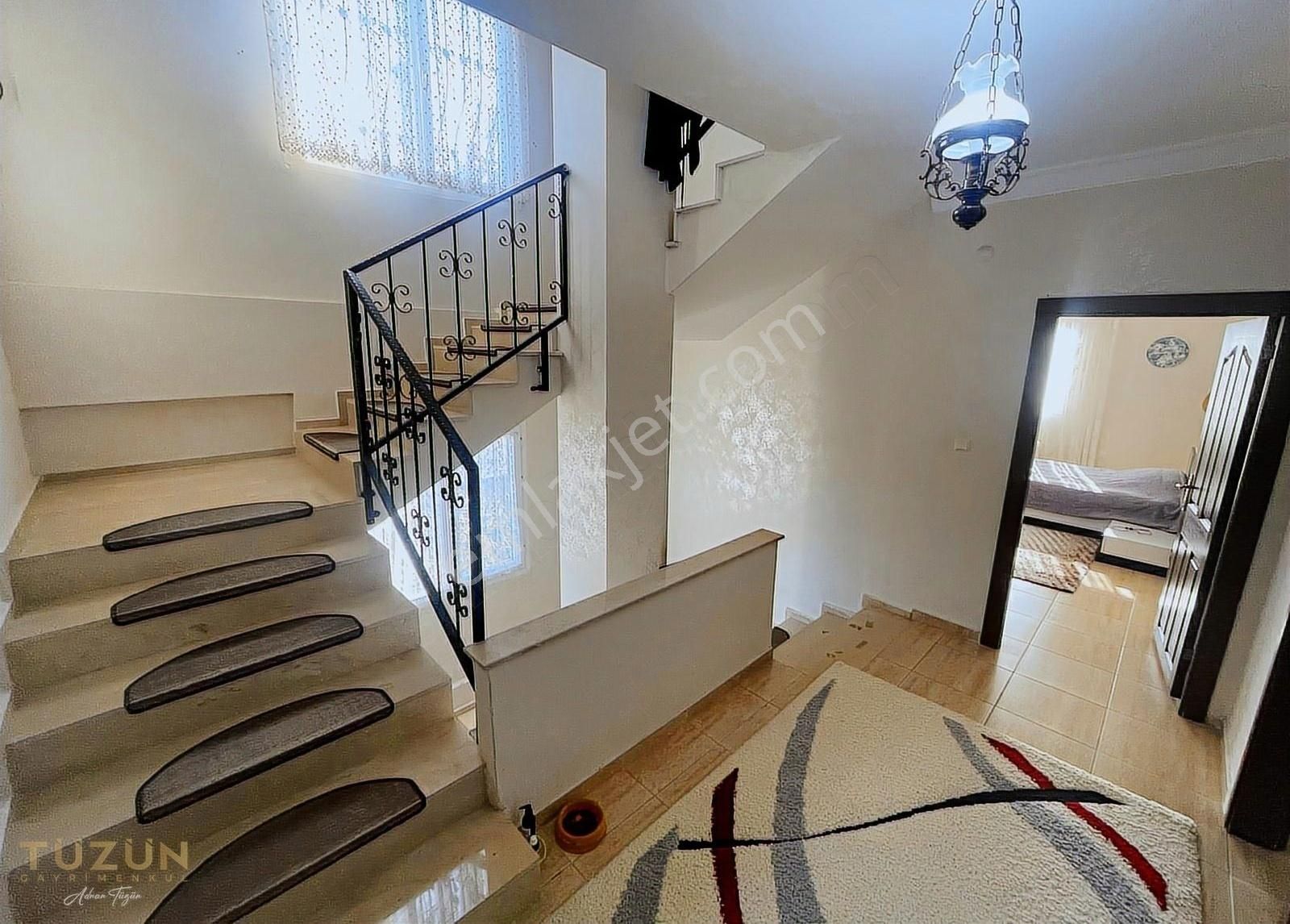 Tüzün'den Kuyuluk'ta Site İçerisinde 4+1 Satılık Tripleks Villa - Görsel 24