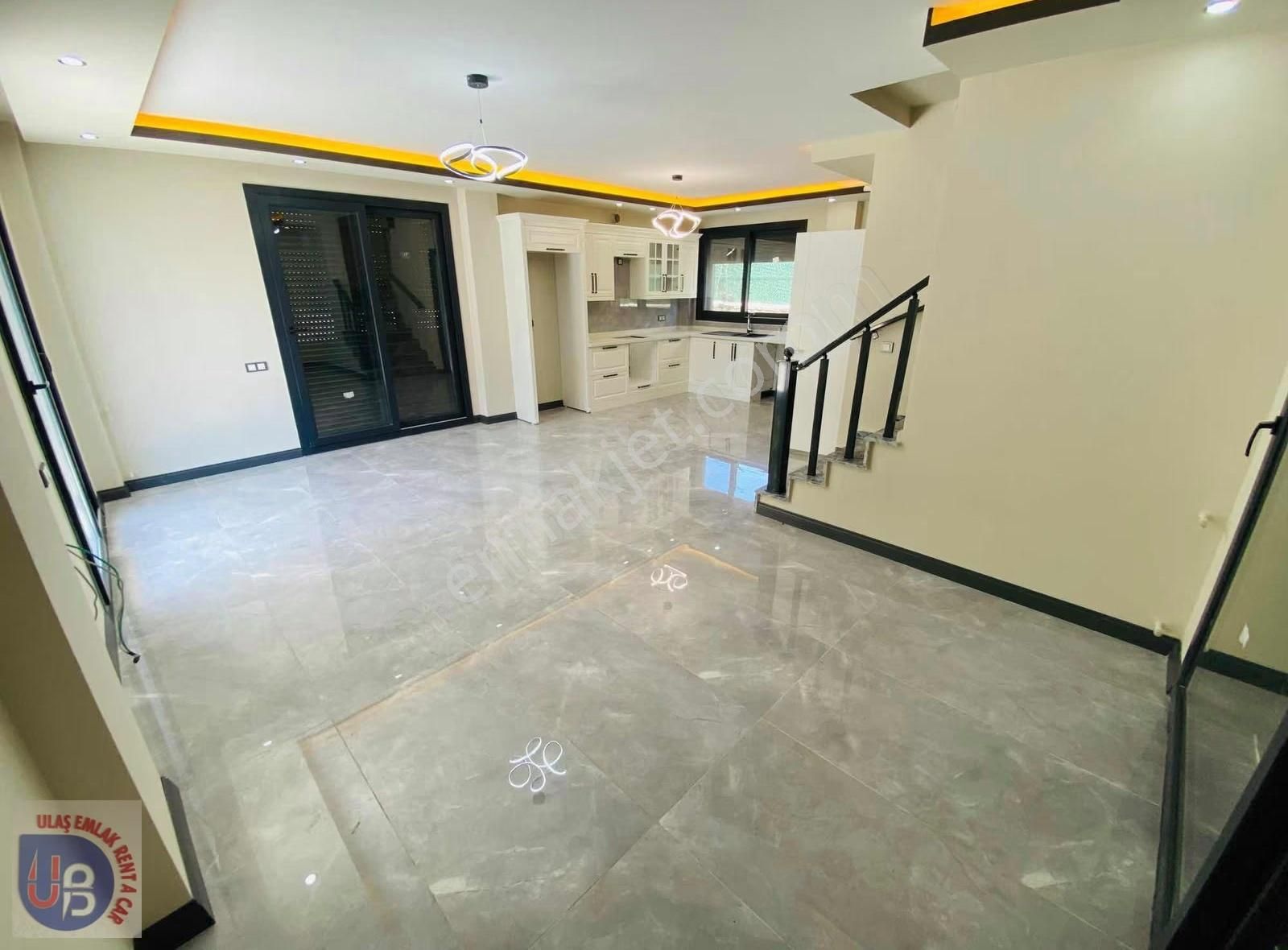 Didim Akbük Merkezde 3 + 1 Tam Müstakil Havuzlu Villa