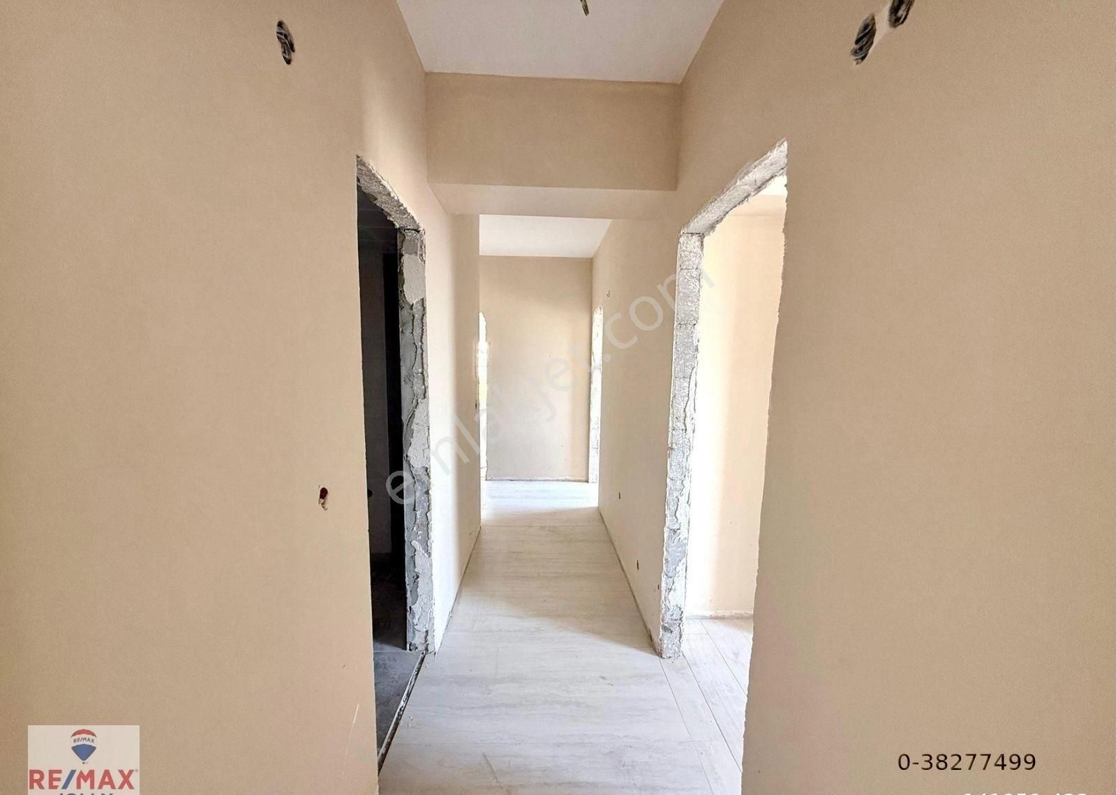 Manavkuyu Mahallesi Yüzbaşı İbrahim Hakkı Caddesi 3+1 Satılık - Görsel 3