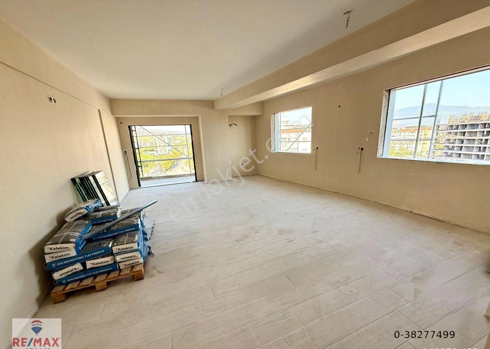 Manavkuyu Mahallesi Yüzbaşı İbrahim Hakkı Caddesi 3+1 Satılık - Görsel 4