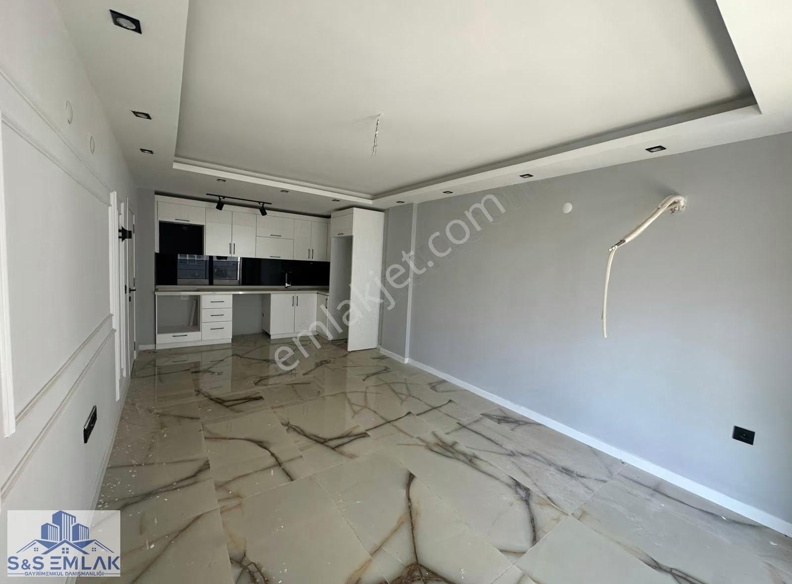 S&s Emlak'dan Sarımsaklı'da 2+1 Havuzlu Sitede Sıfır Daire - Görsel 3