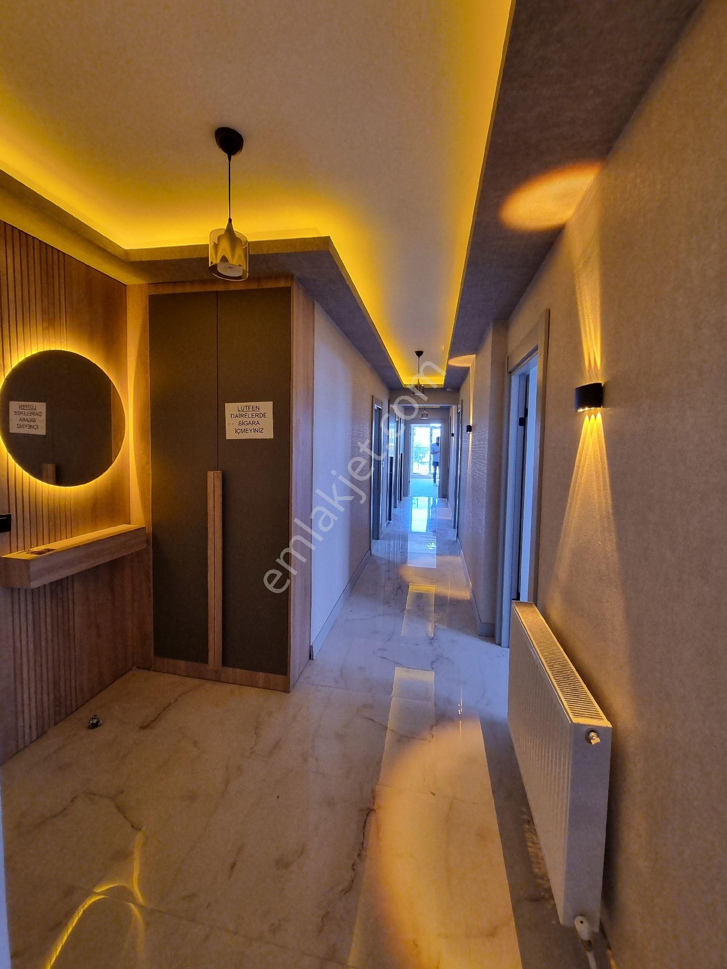 Hazrdan- Acil- Bulvarda Ulaşıma Yakın Kombi Hariç Ful Yapılı 3+1