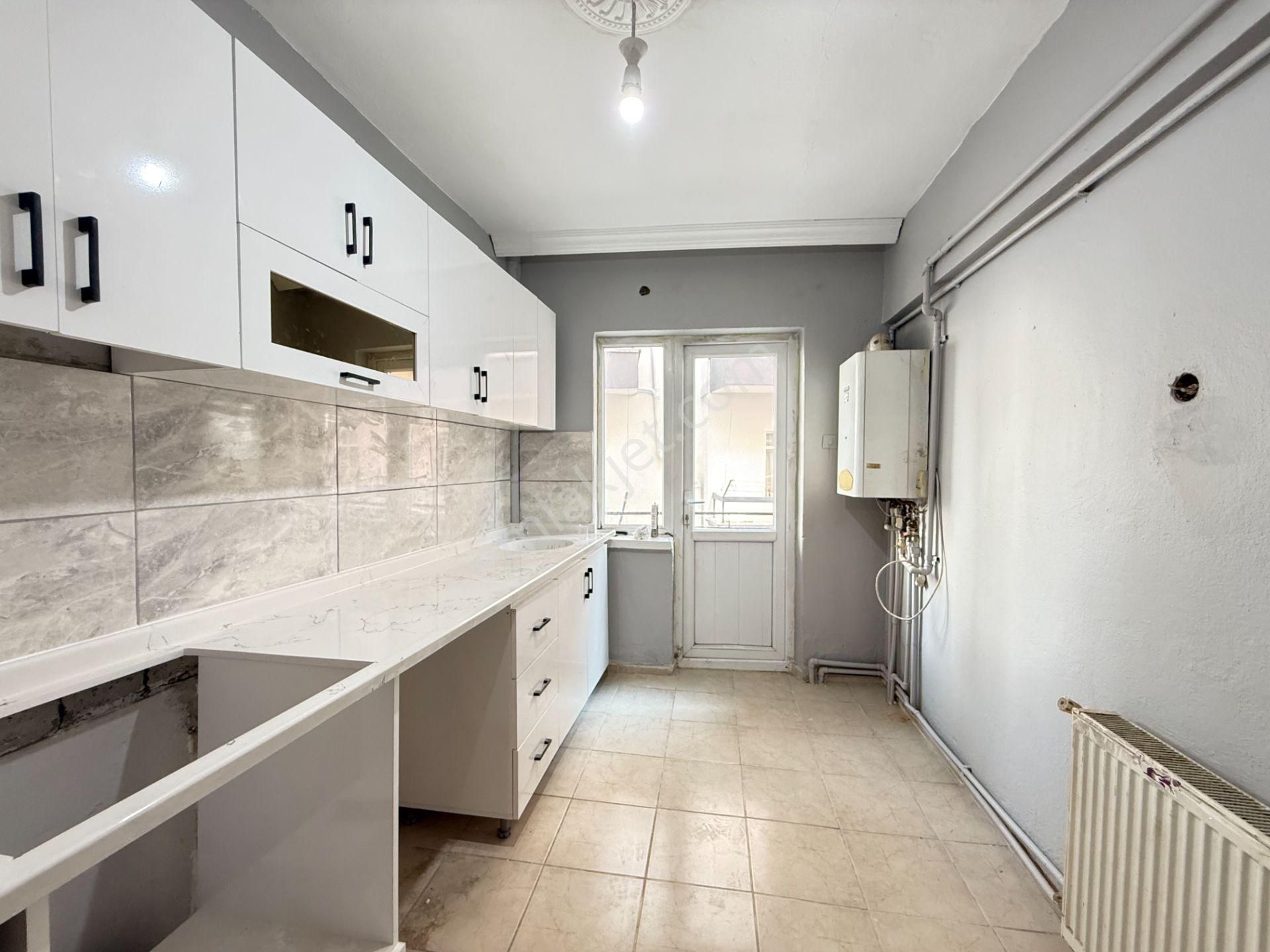 Bağcı Caddesi Üstün'de Yüksek Giriş Kat Konumun'da 3+1 Masrafsız - Görsel 12