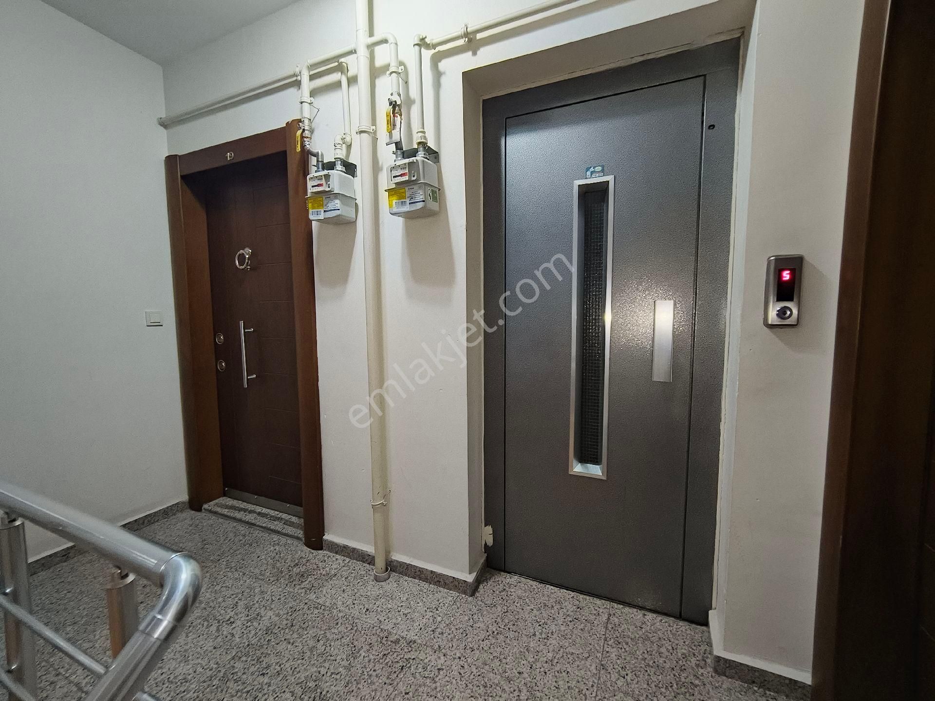 Güneyden Metroya Yakın 2+1.90m2 Oto Parklı Çift Balkonlu Daire - Görsel 28