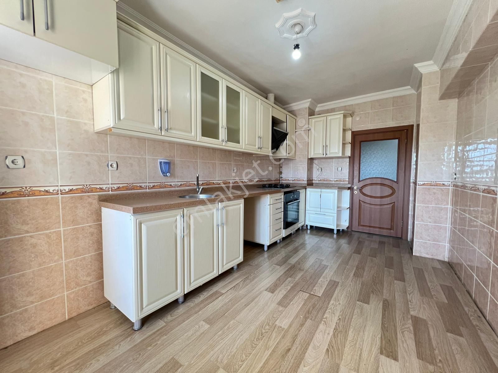 Engin Emlak'tan Fatih Mah. 3 Balkonlu Ebeveyn Banyolu 4+1 Daire - Görsel 4