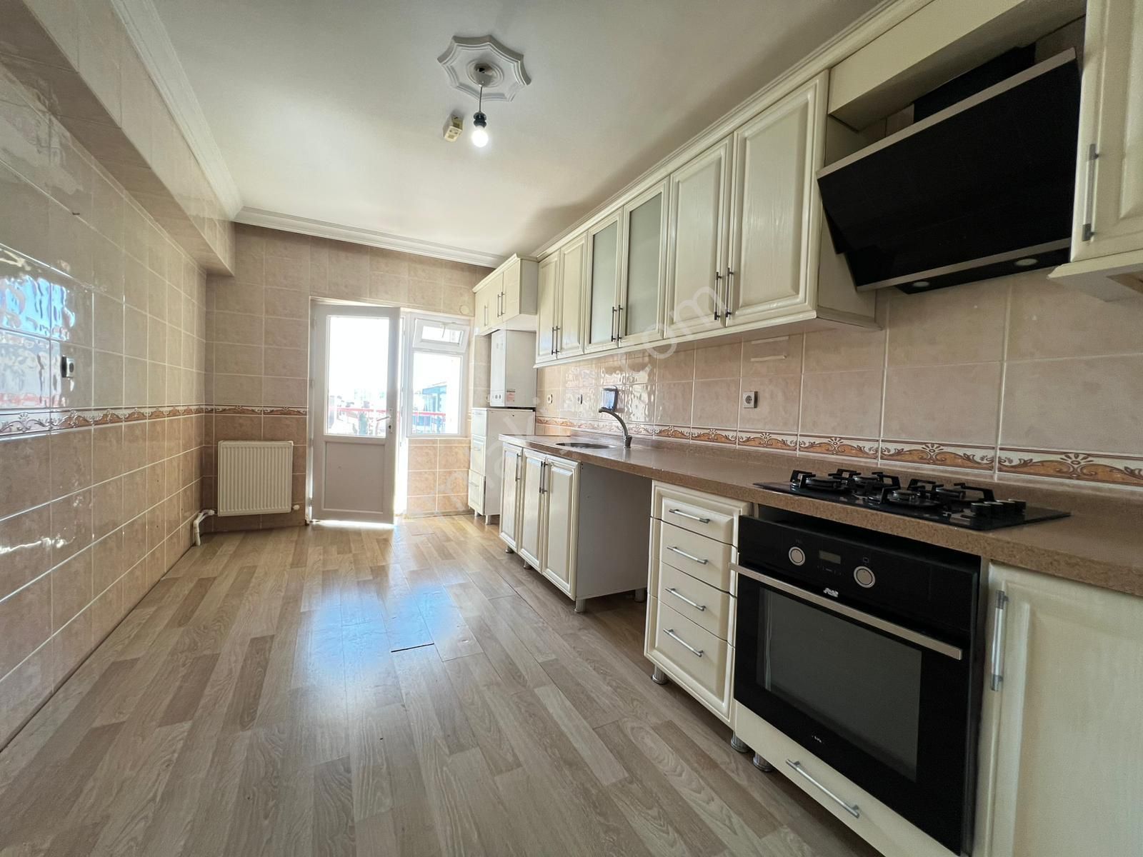 Engin Emlak'tan Fatih Mah. 3 Balkonlu Ebeveyn Banyolu 4+1 Daire - Görsel 2