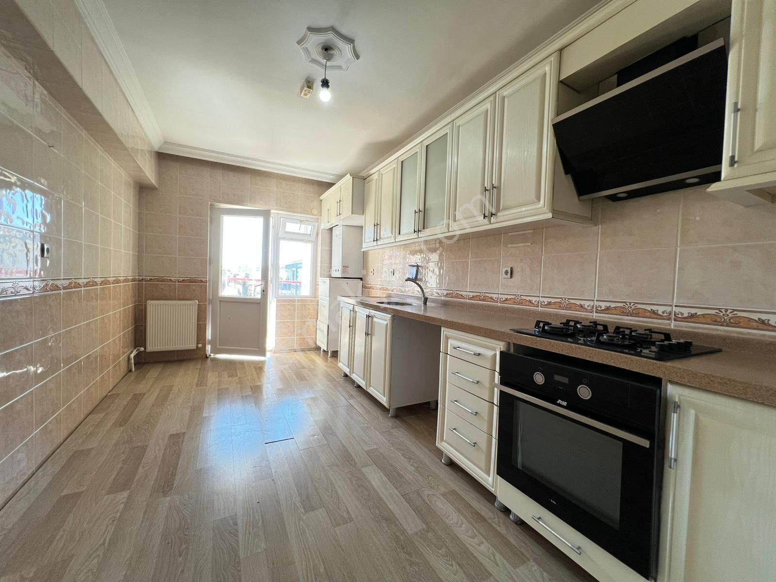 Engin Emlak'tan Fatih Mah. 3 Balkonlu Ebeveyn Banyolu 4+1 Daire