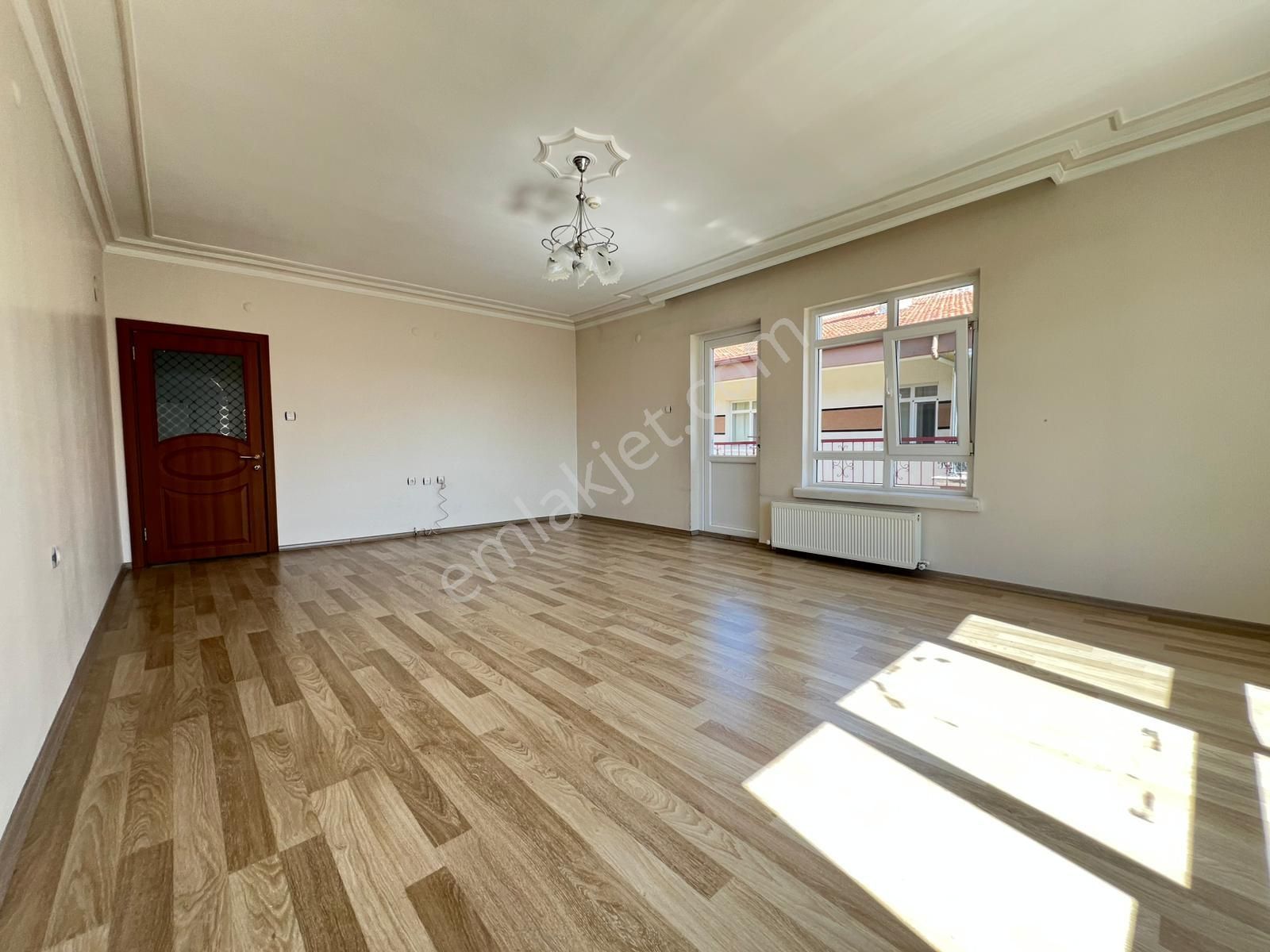 Engin Emlak'tan Fatih Mah. 3 Balkonlu Ebeveyn Banyolu 4+1 Daire - Görsel 7