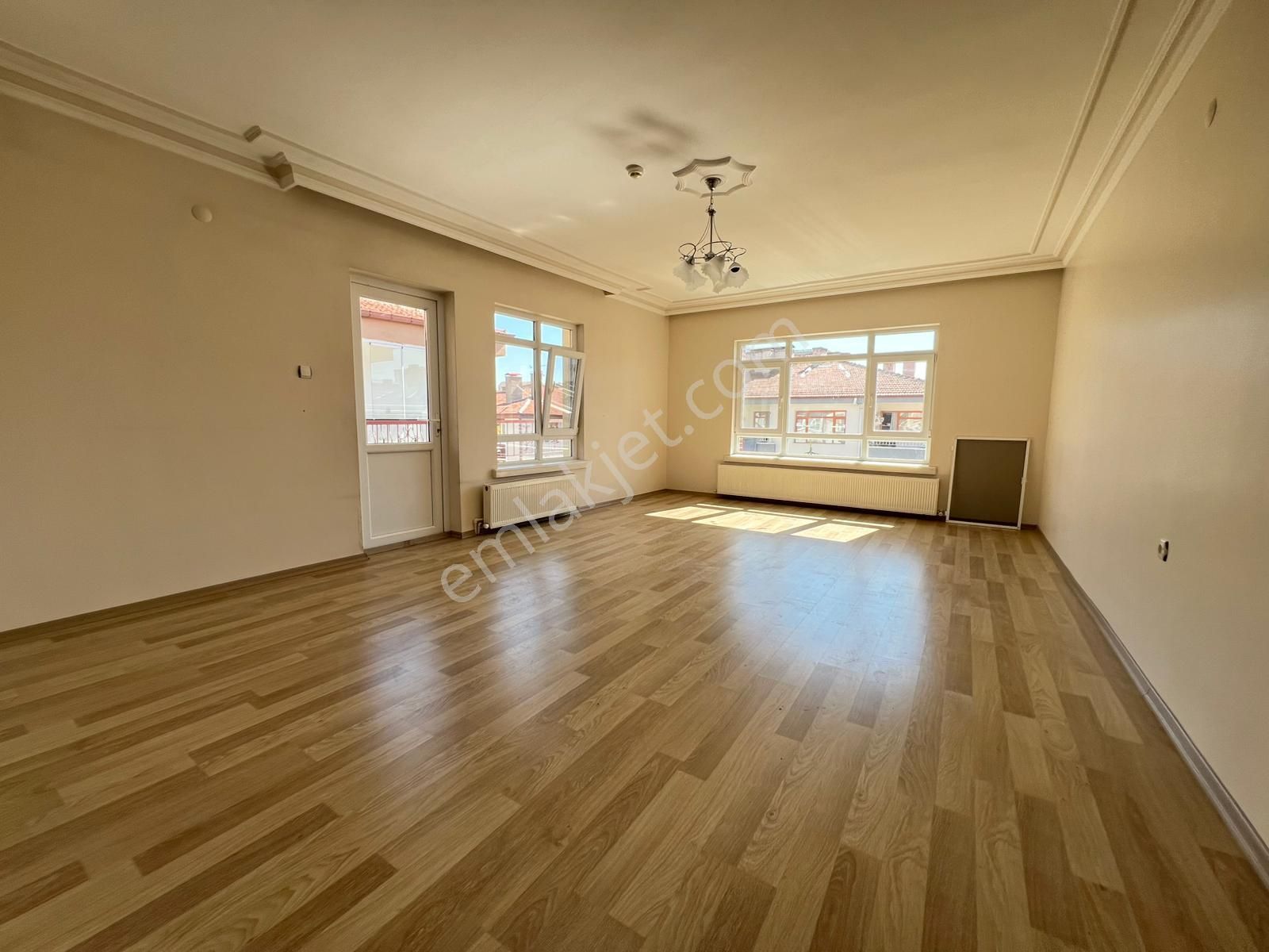 Engin Emlak'tan Fatih Mah. 3 Balkonlu Ebeveyn Banyolu 4+1 Daire - Görsel 5