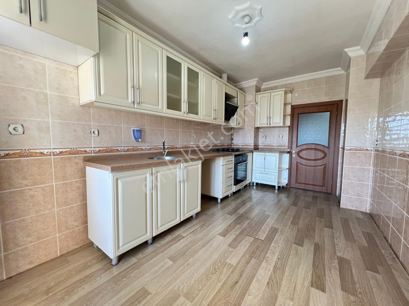 Engin Emlak'tan Fatih Mah. 3 Balkonlu Ebeveyn Banyolu 4+1 Daire - Görsel 3