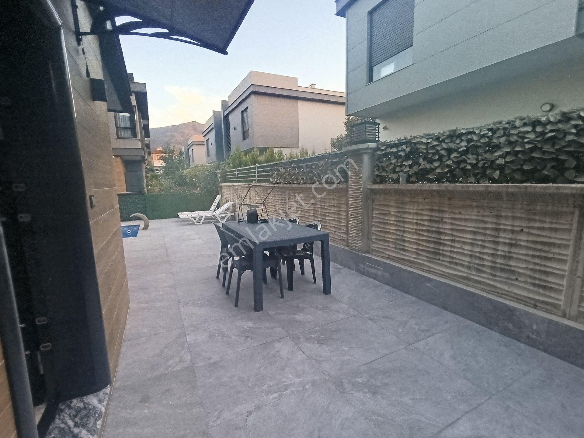 Denize 300 Metre Mesafede Full Eşyalı Özel Havuzlu - Görsel 7