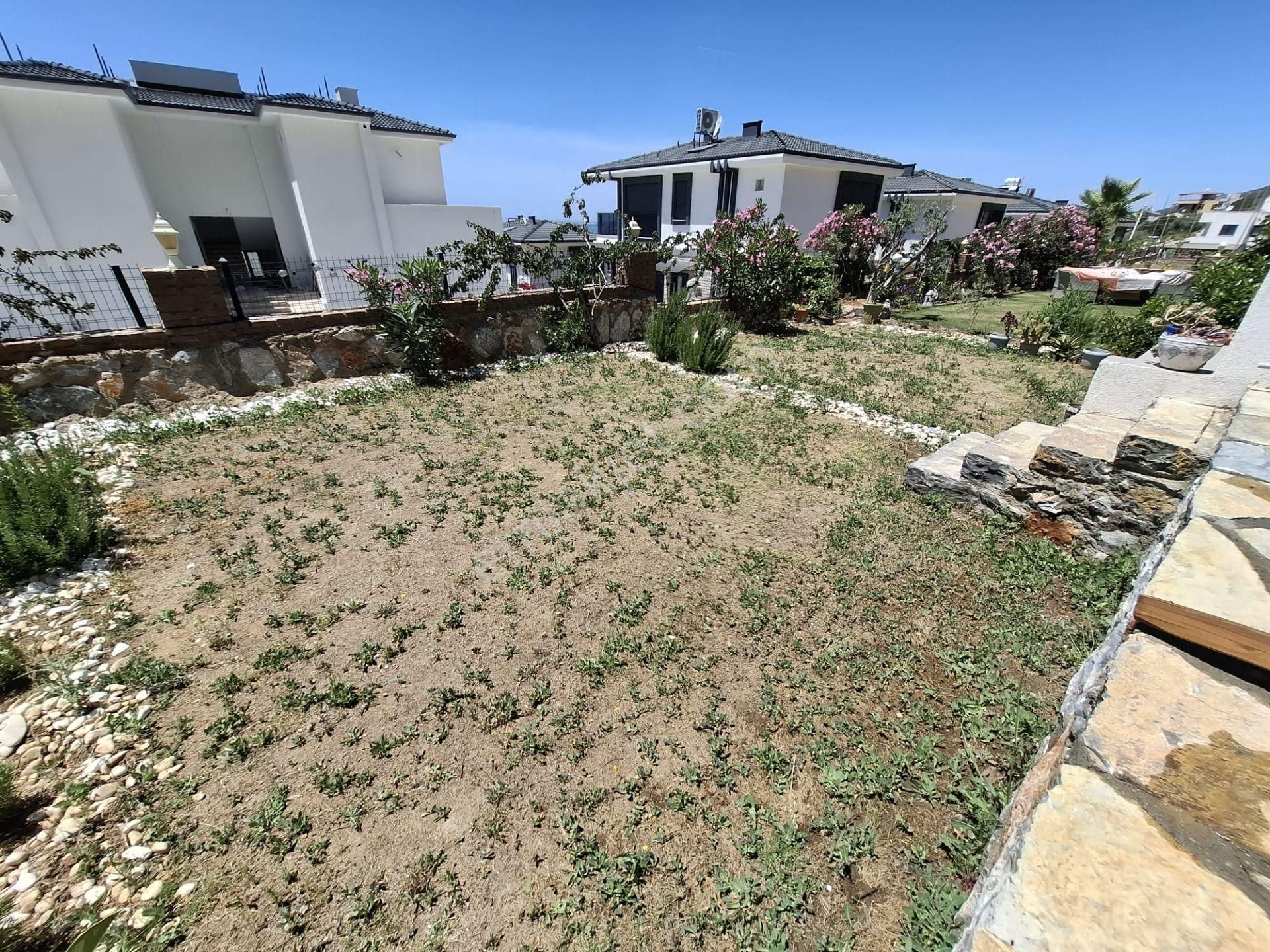 Akbük'te Havuzlu Sitede - Bahçeli 1+1 Satılık Daire - Görsel 13