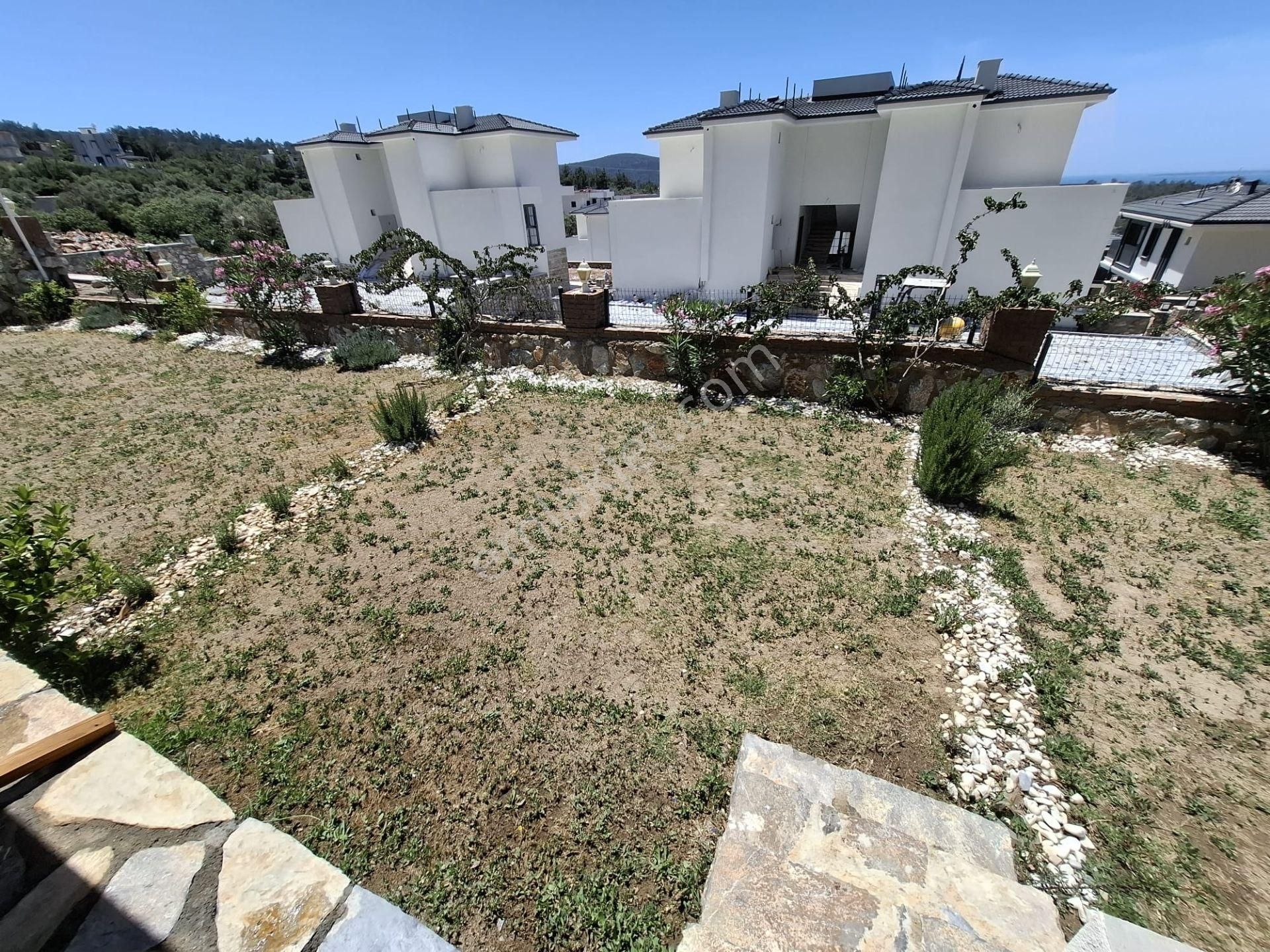 Akbük'te Havuzlu Sitede - Bahçeli 1+1 Satılık Daire - Görsel 12