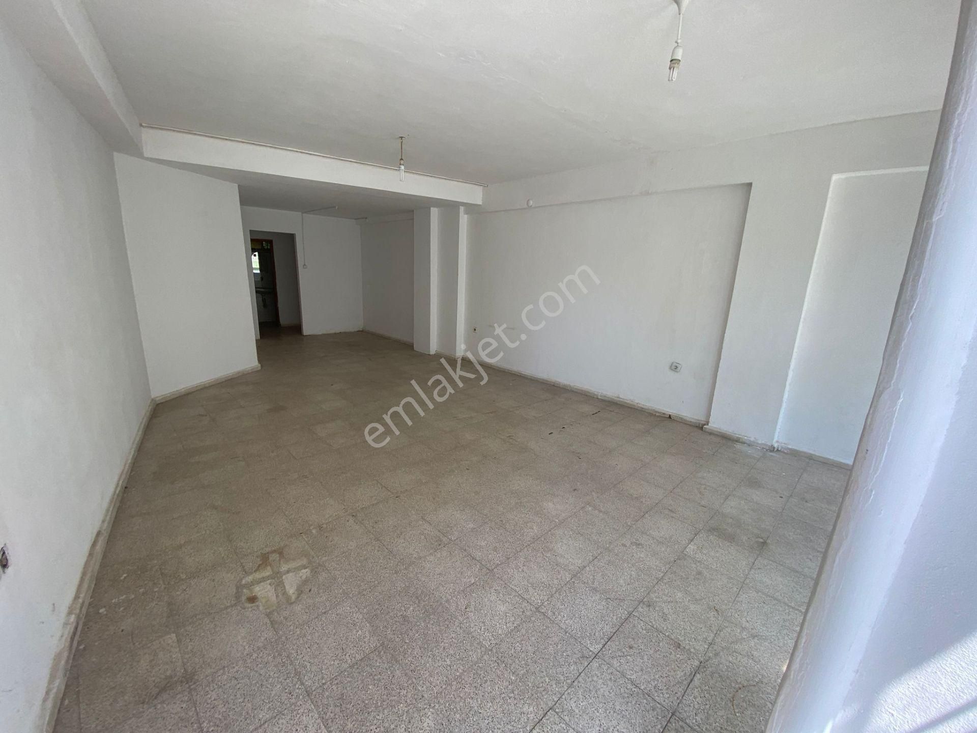 Ali Çetinkaya Caddesi Arkasında Kiralık Dükkan - Görsel 3