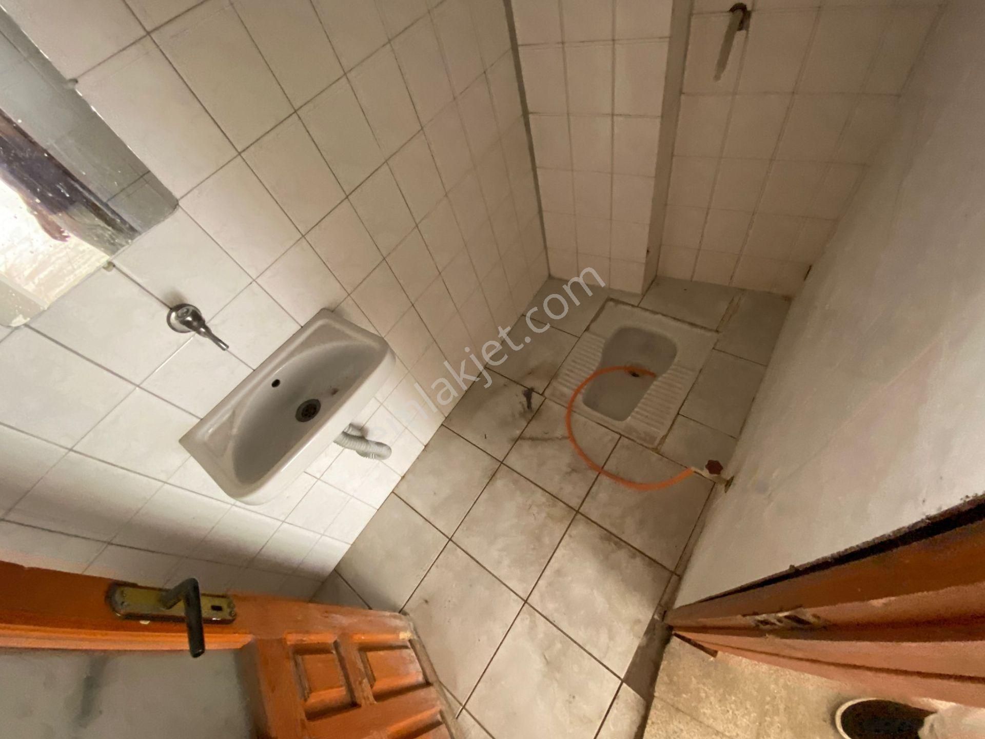 Ali Çetinkaya Caddesi Arkasında Kiralık Dükkan - Görsel 8