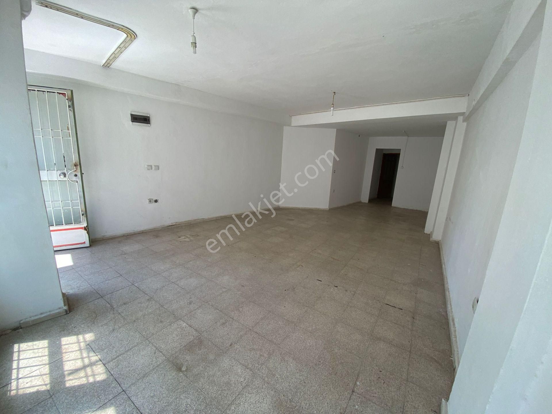 Ali Çetinkaya Caddesi Arkasında Kiralık Dükkan - Görsel 4