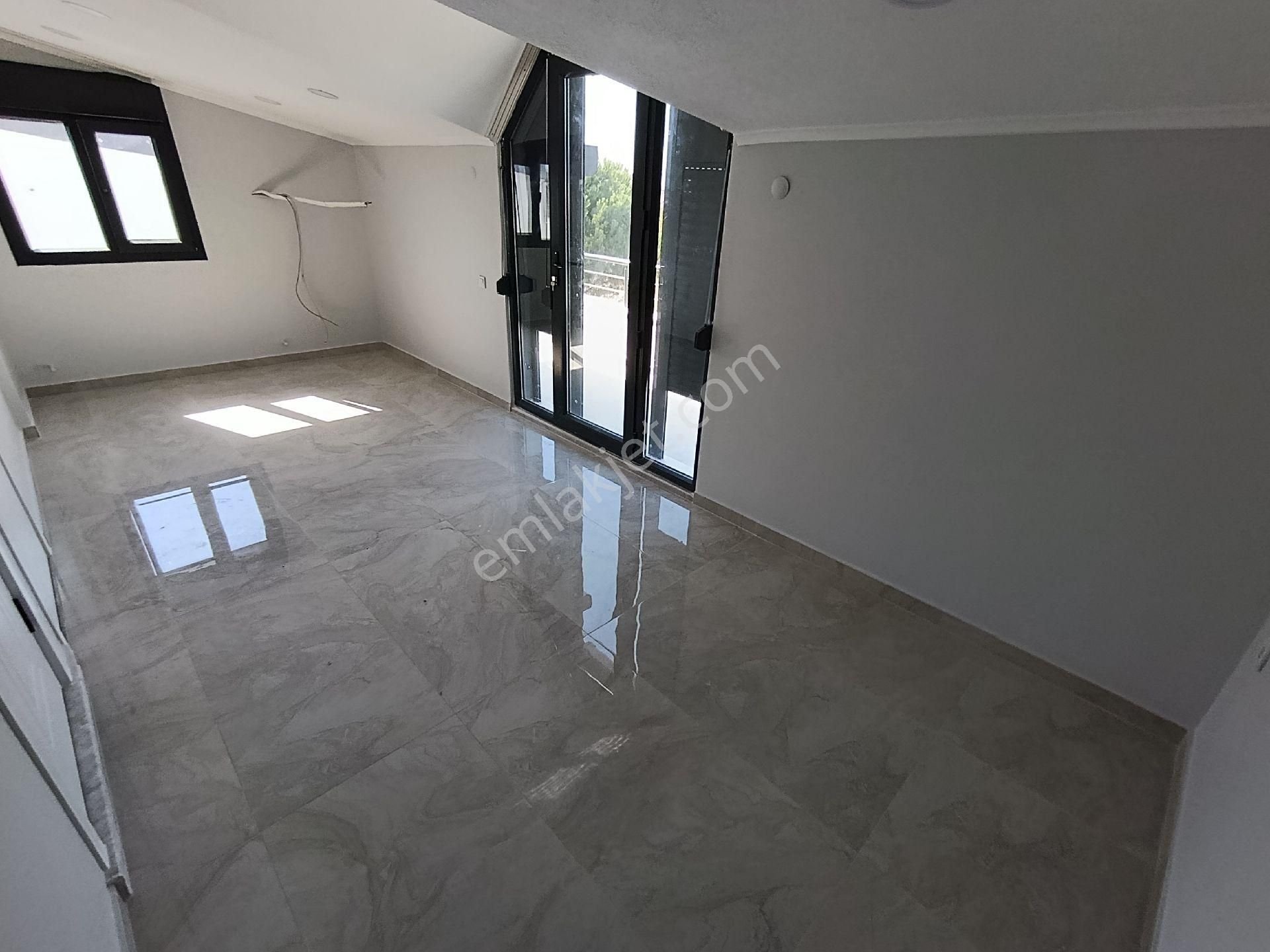 Taş Emlak'tan Geniş Bahçeli Sıfır Villa - Görsel 19