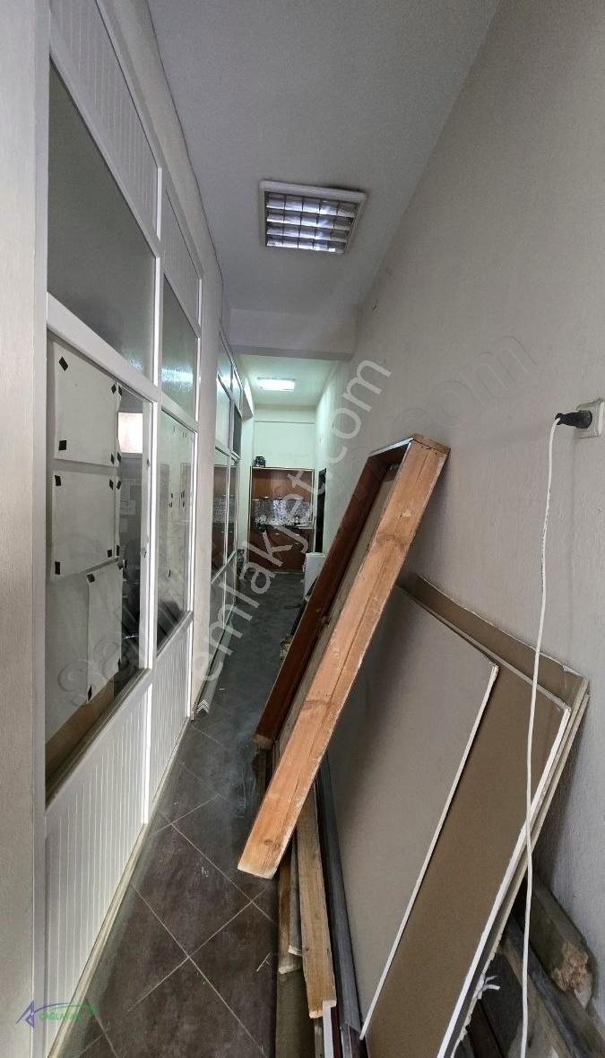 Çiğli'de Anadolu Caddesi'ne Yakın Satılık Dükkan - Görsel 22