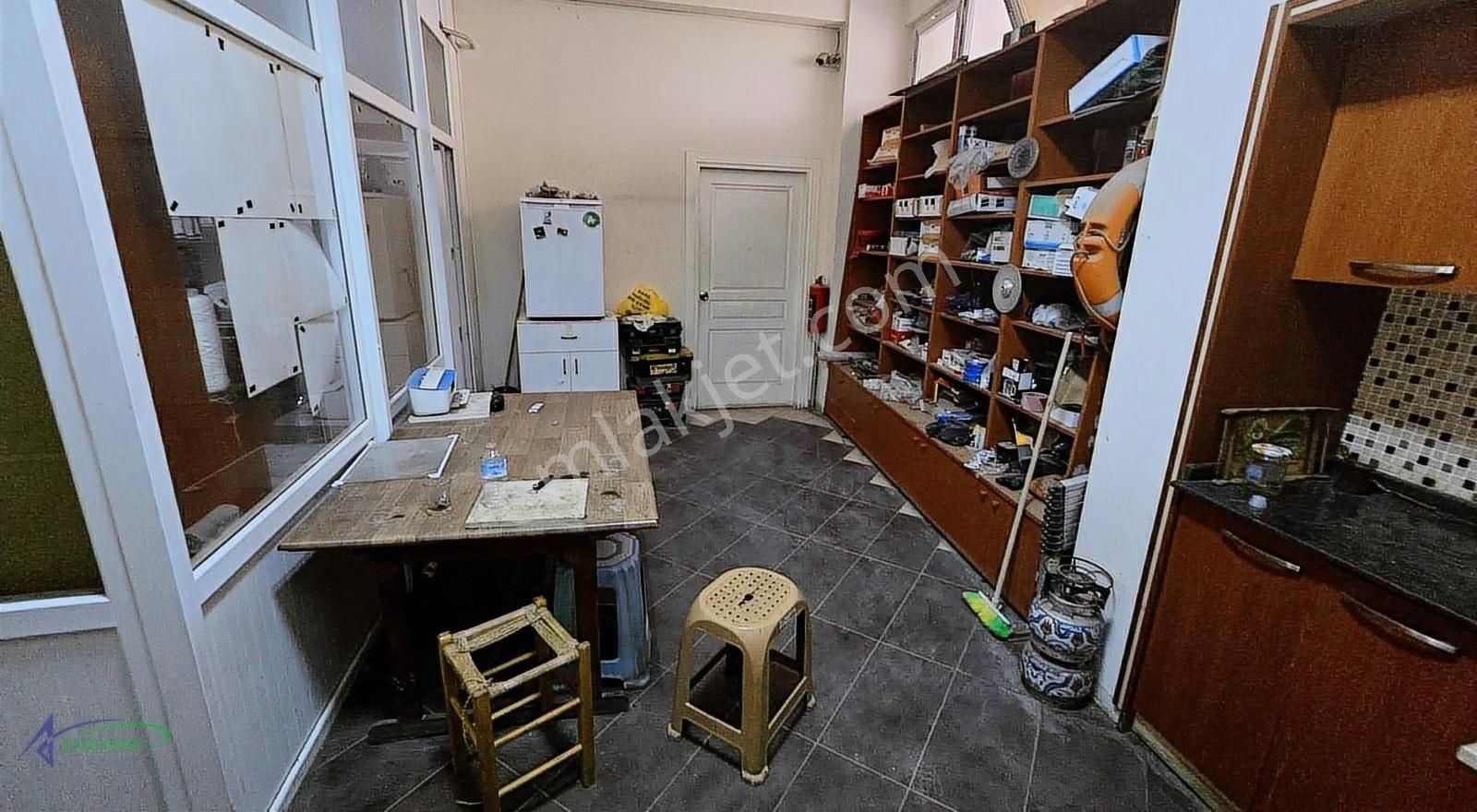 Çiğli'de Anadolu Caddesi'ne Yakın Satılık Dükkan - Görsel 8