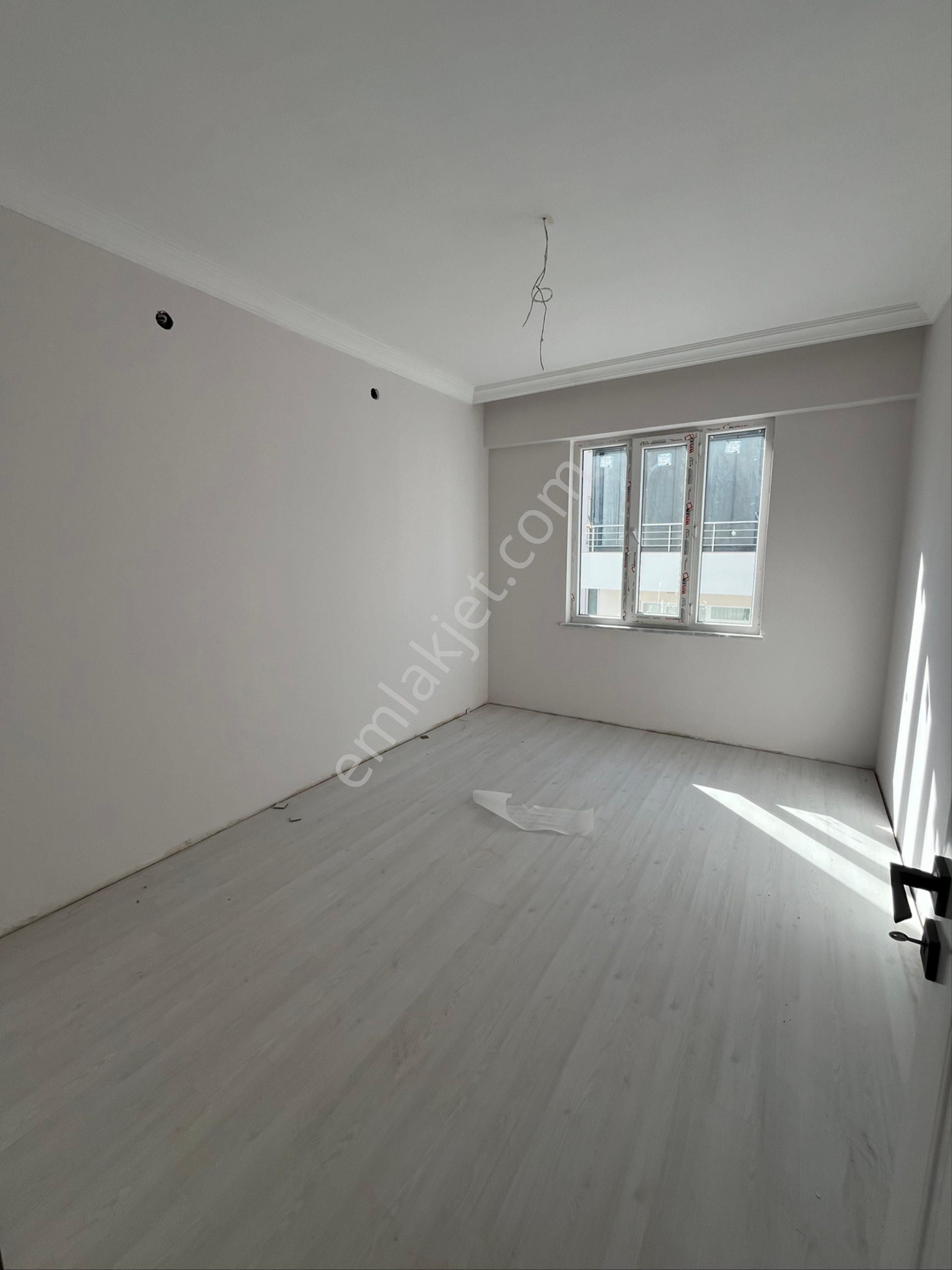 Murat Emlaktan Satılk 3+1 Sıfır Garjlı Daire - Görsel 12